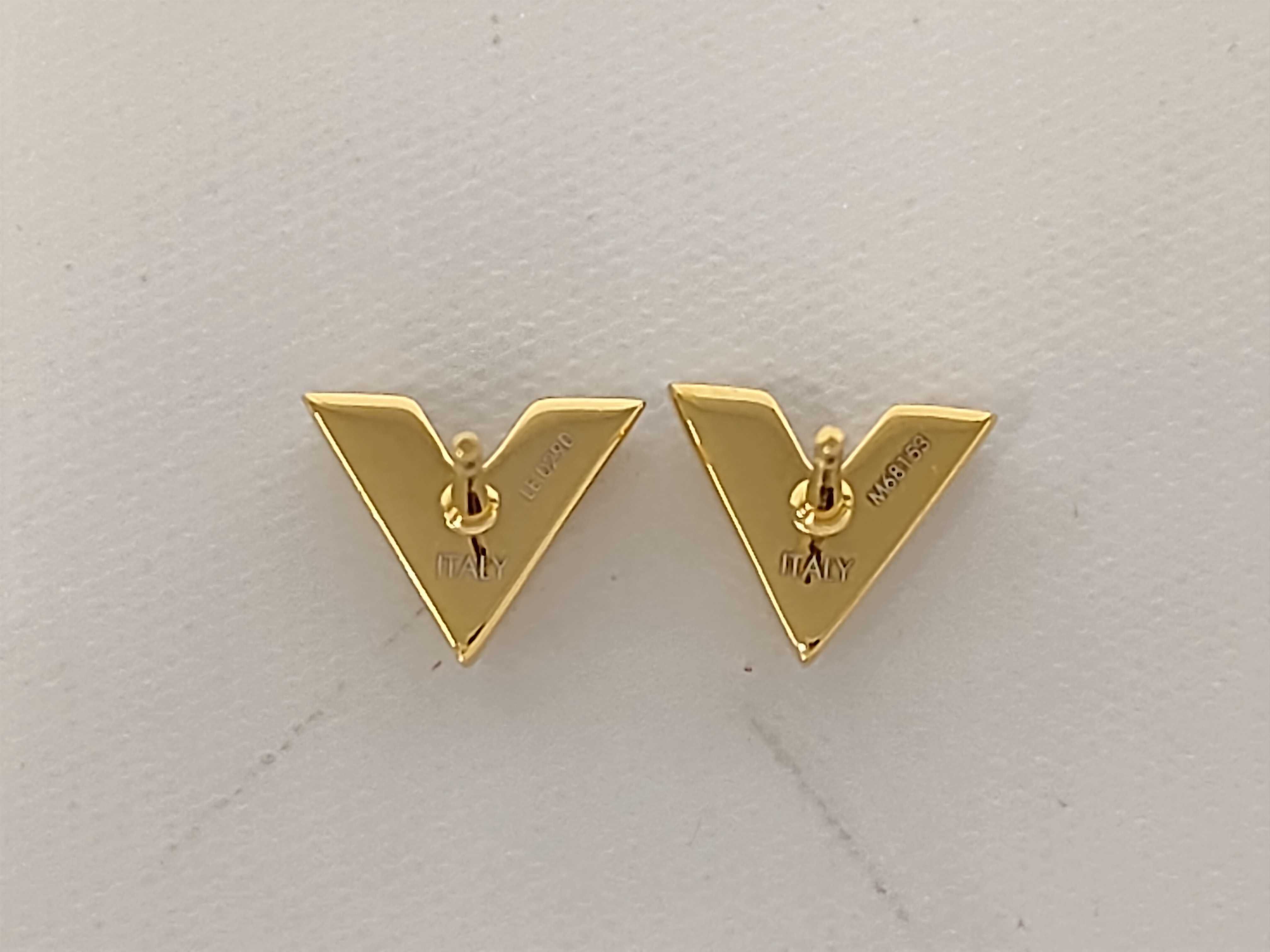 Essential V Earrings M68153 Earrings — view 3