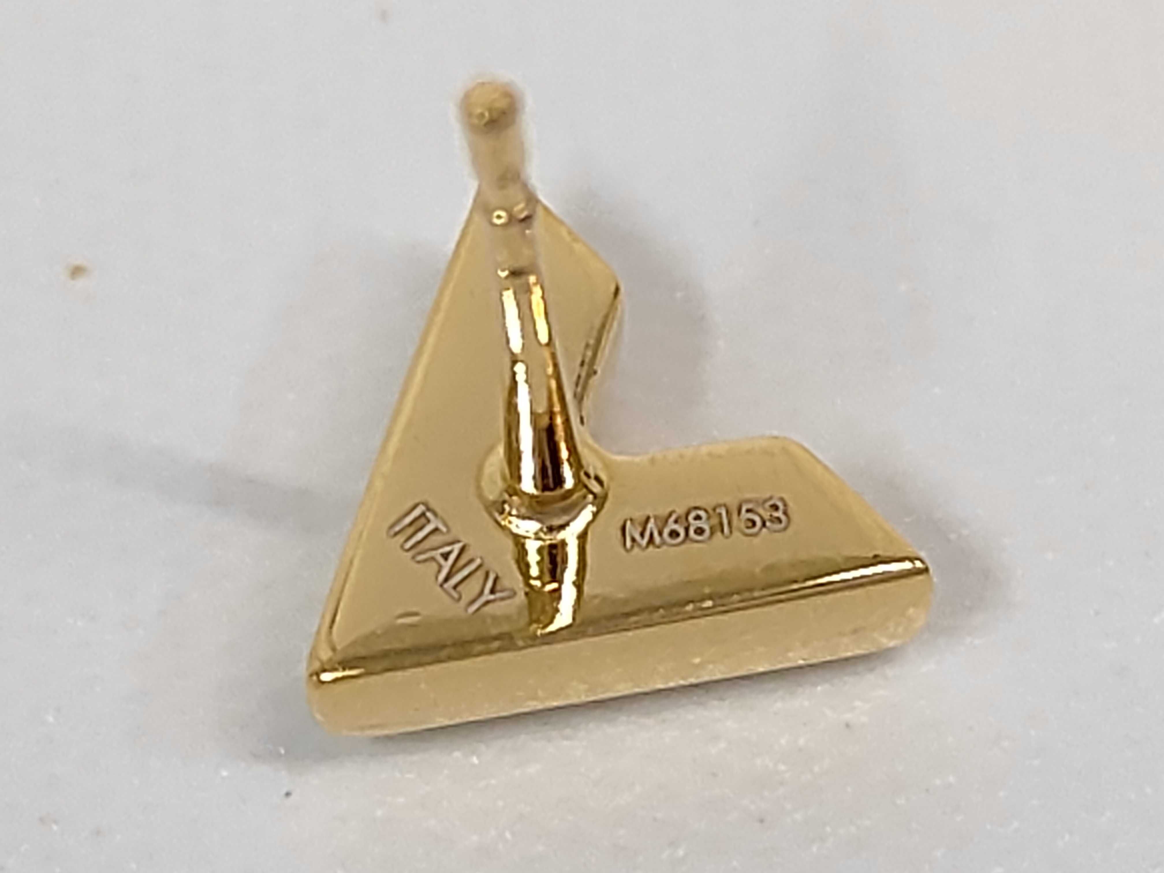 Essential V Earrings M68153 Earrings — view 8