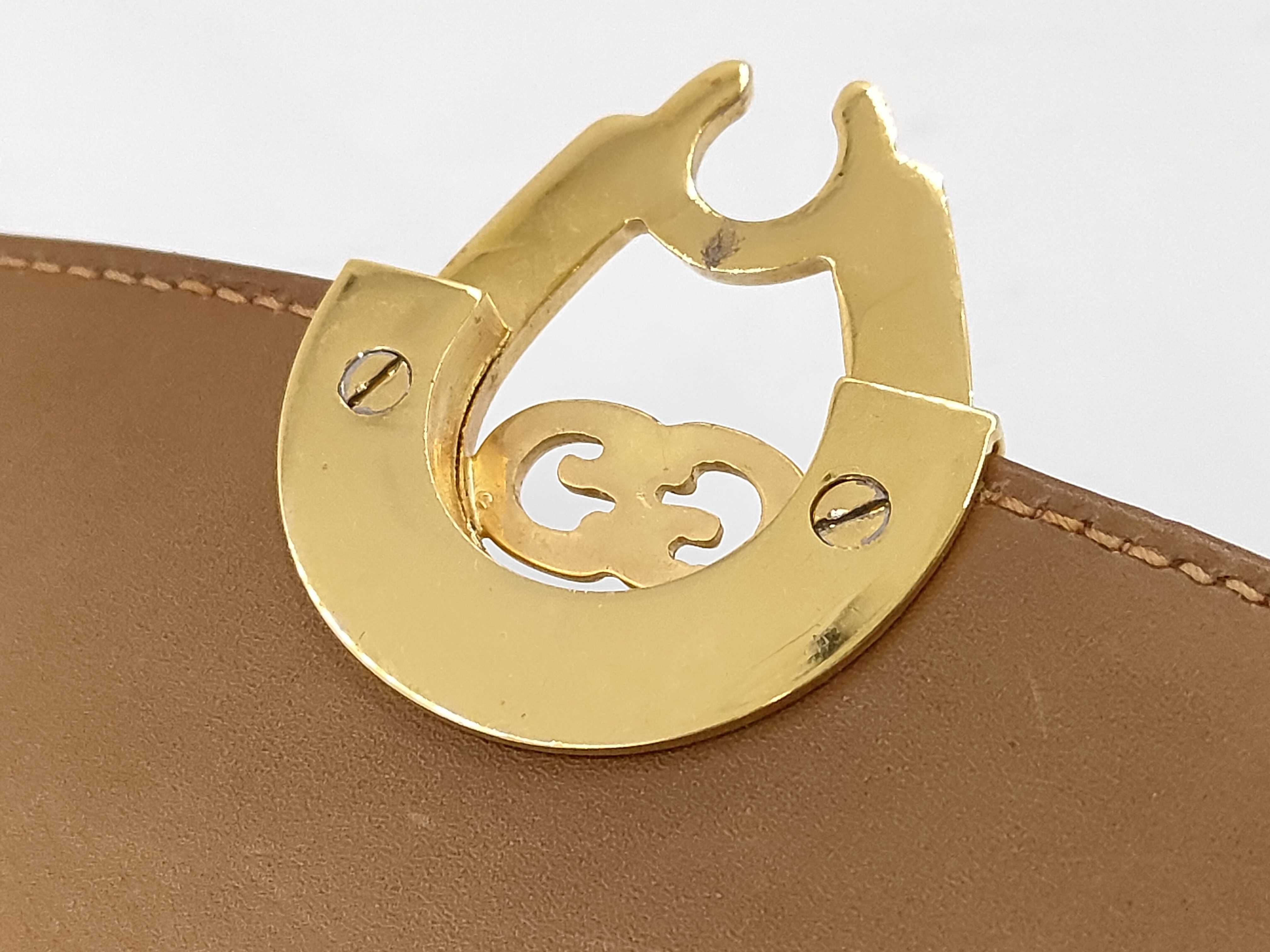 GG Supreme Old Gucci Shoulder Bag — view 12