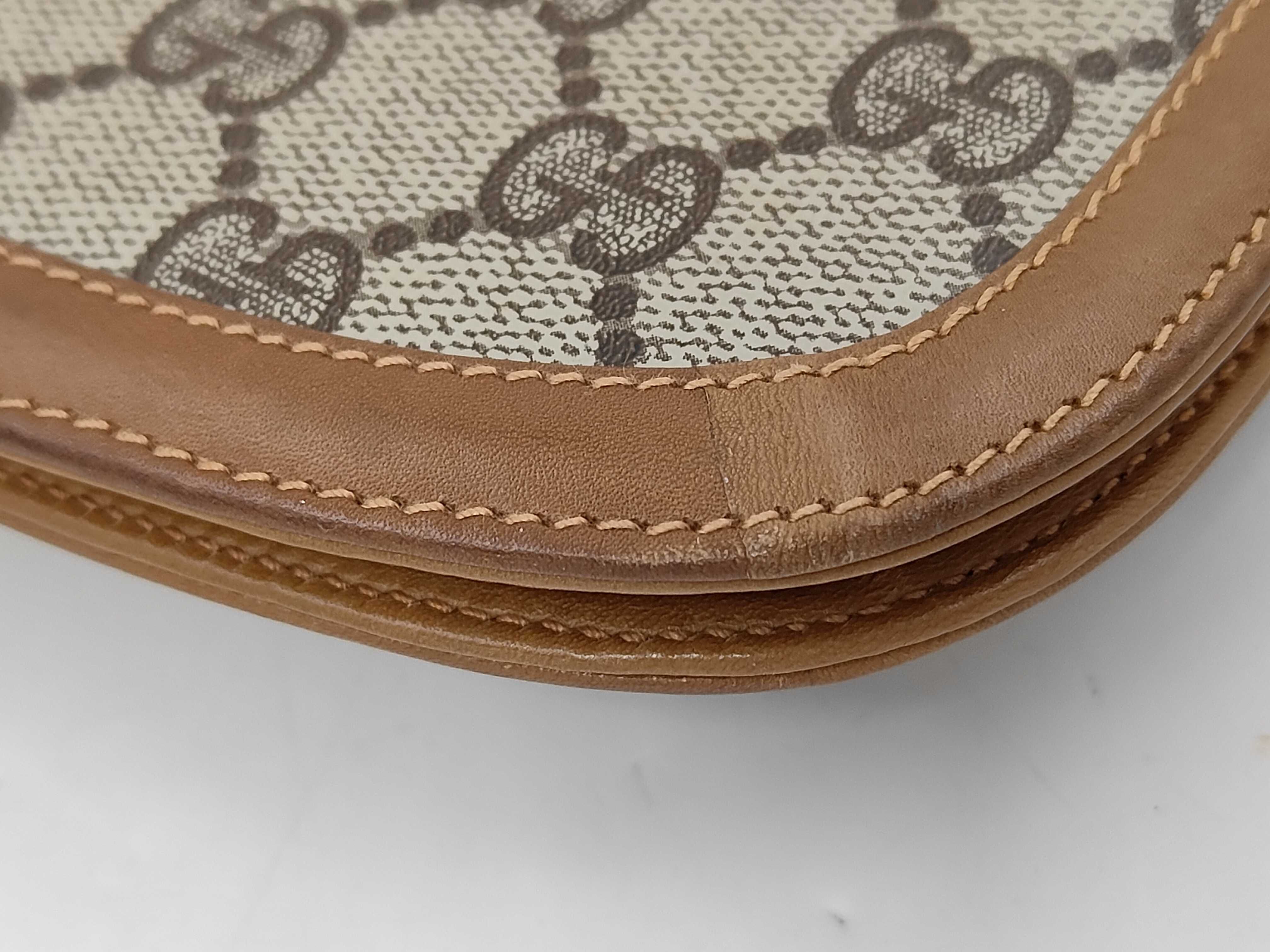 GG Supreme Old Gucci Shoulder Bag — view 8