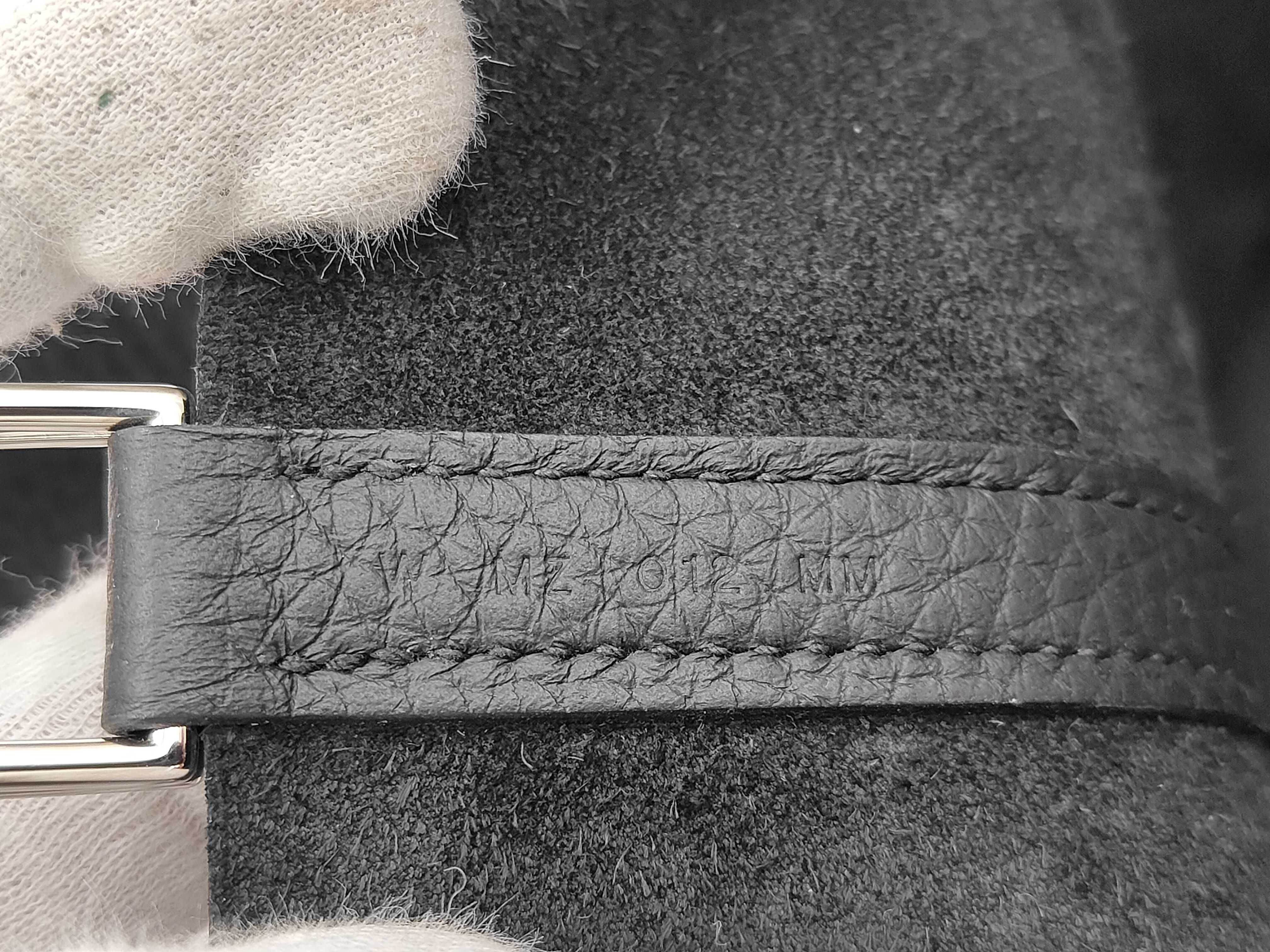 Picotin Lock 22 MM Taurillon Clemence Leather Black Handbag with Silver Hardware (W Stamp) — view 9