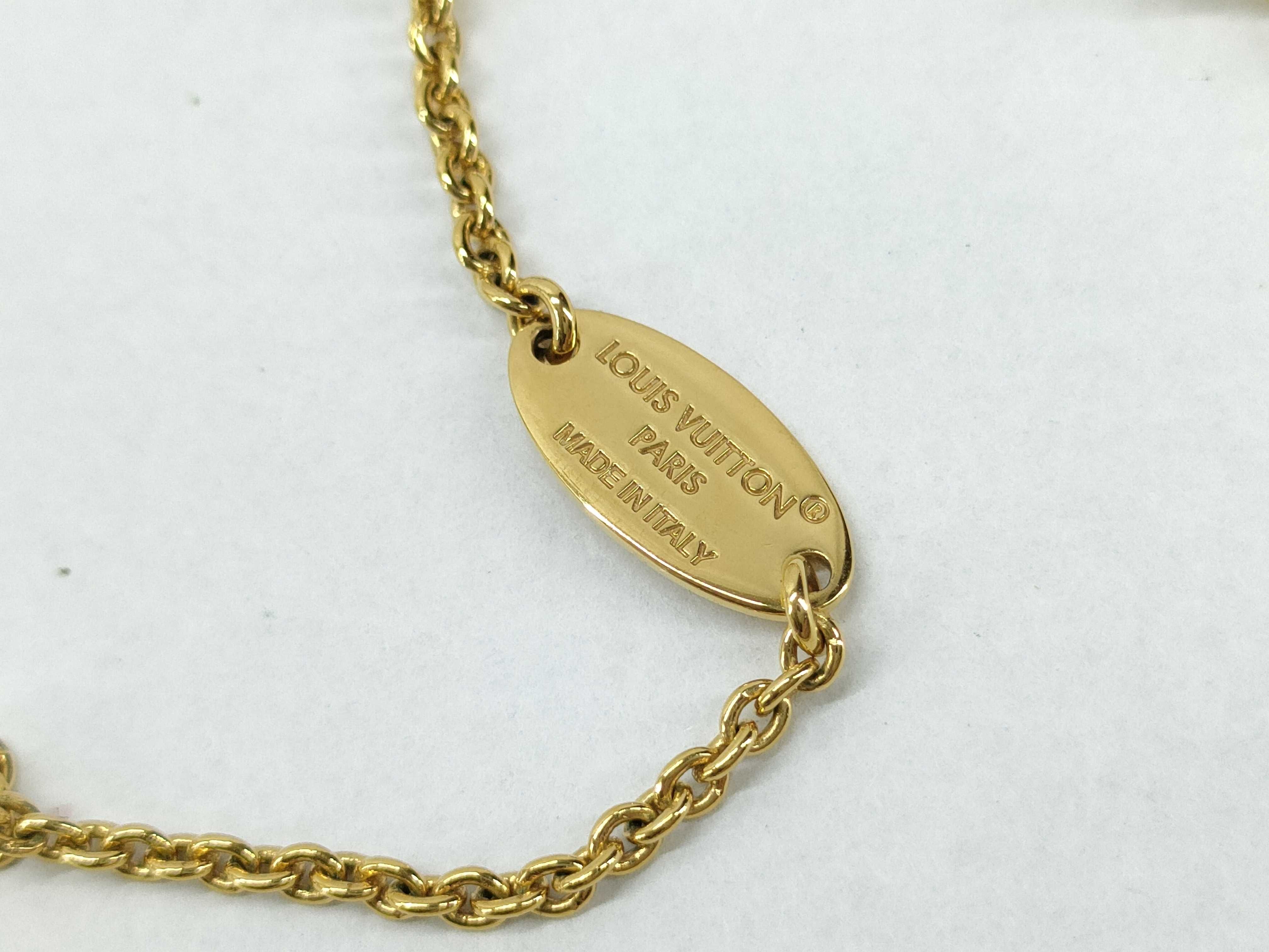 LV M00857 Essential V Necklace — view 5