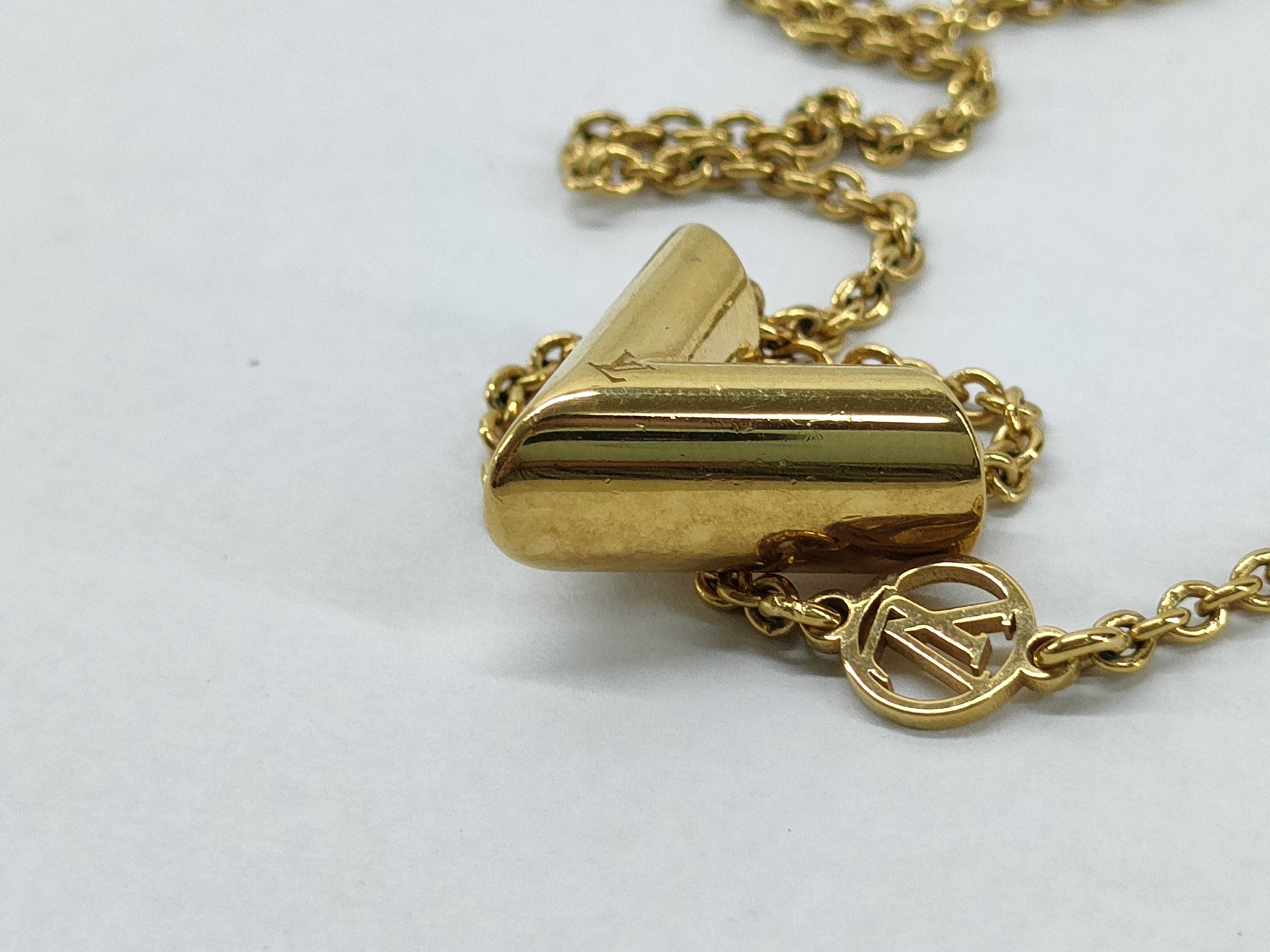 LV M00857 Essential V Necklace — view 9