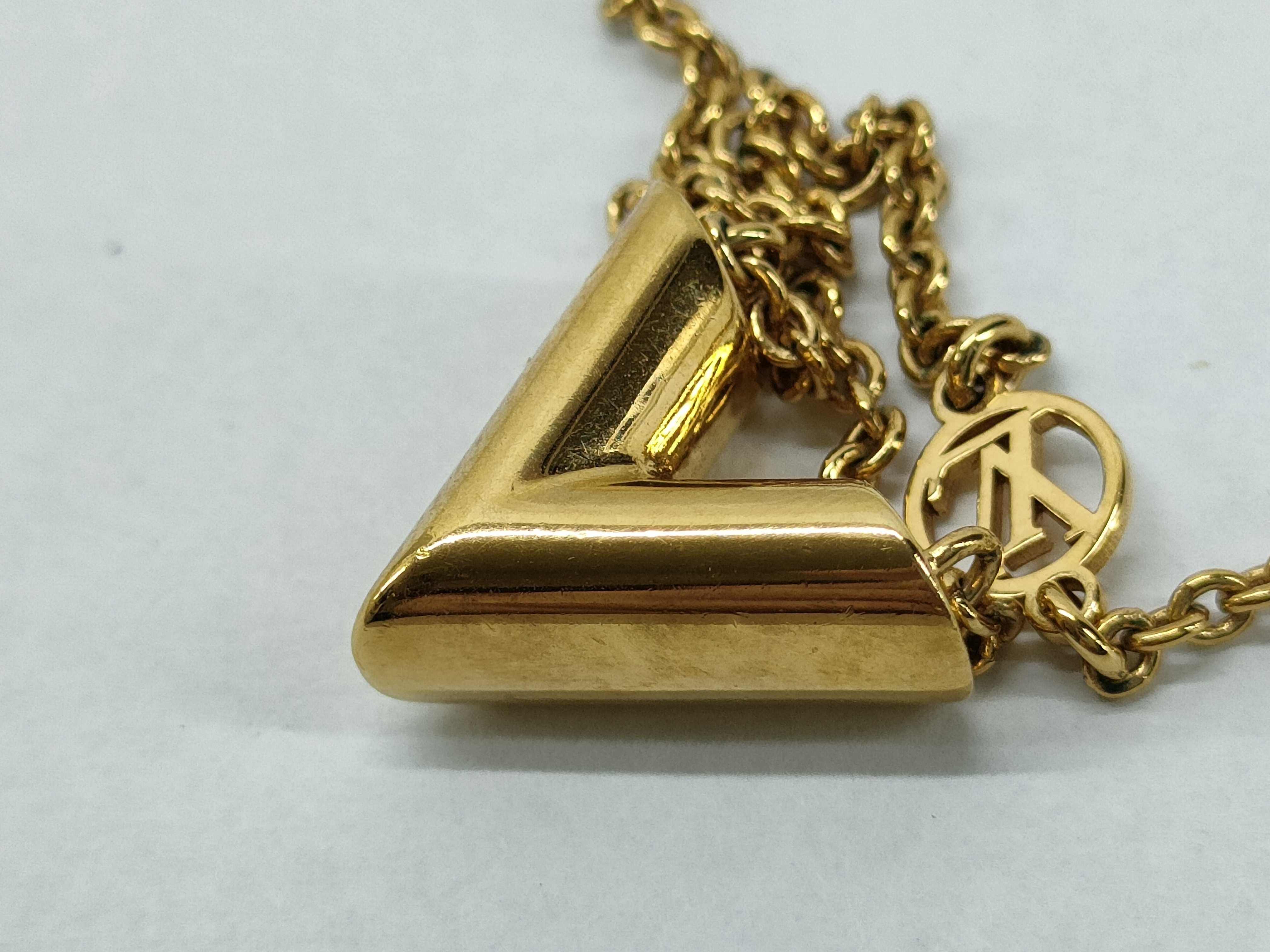 LV M00857 Essential V Necklace — view 10