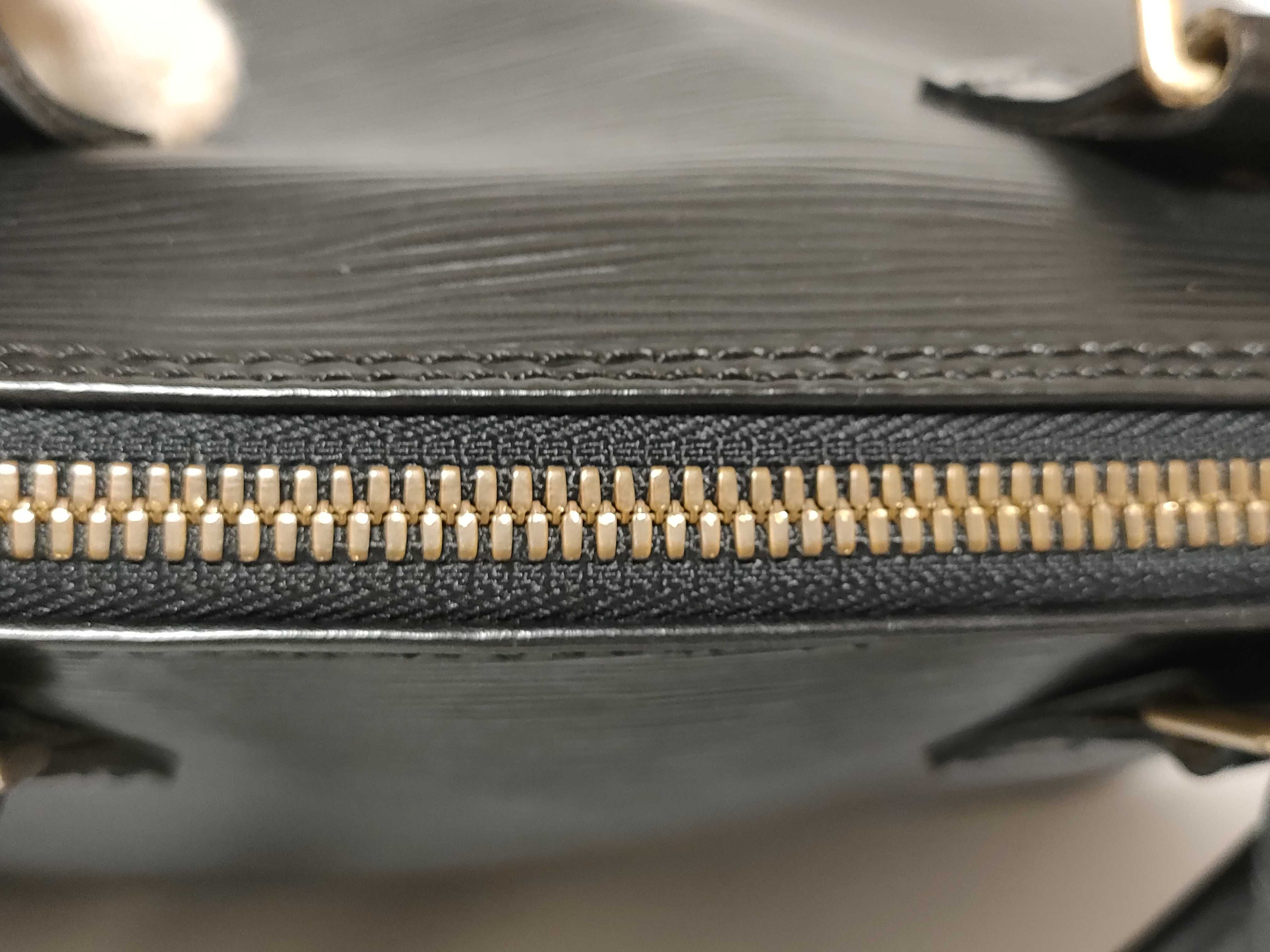 Epi Alma AR0966 Handbag — view 6