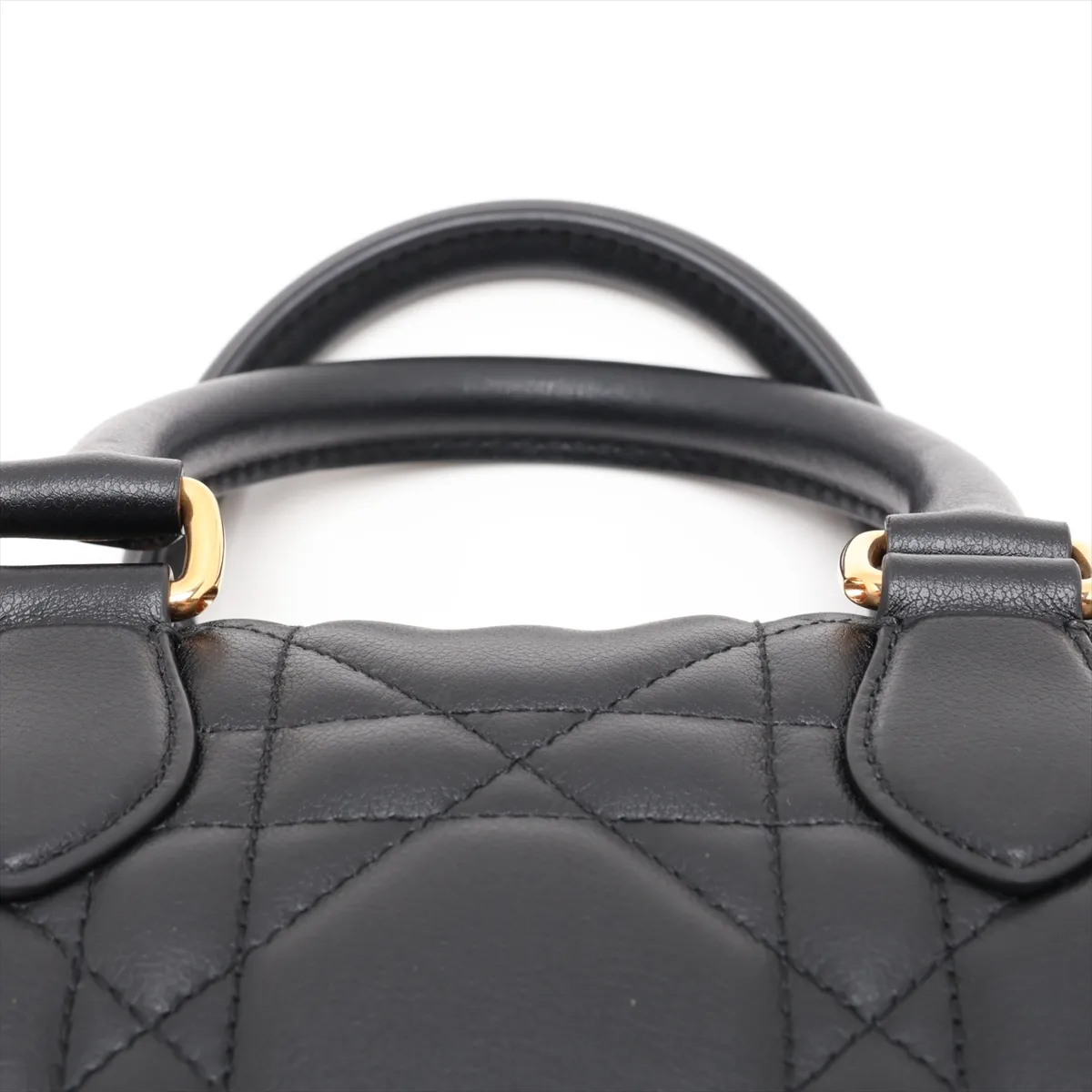 Macro Cannage Groove 20 Leather 2-Way Handbag, Black, Lucky Star — view 6