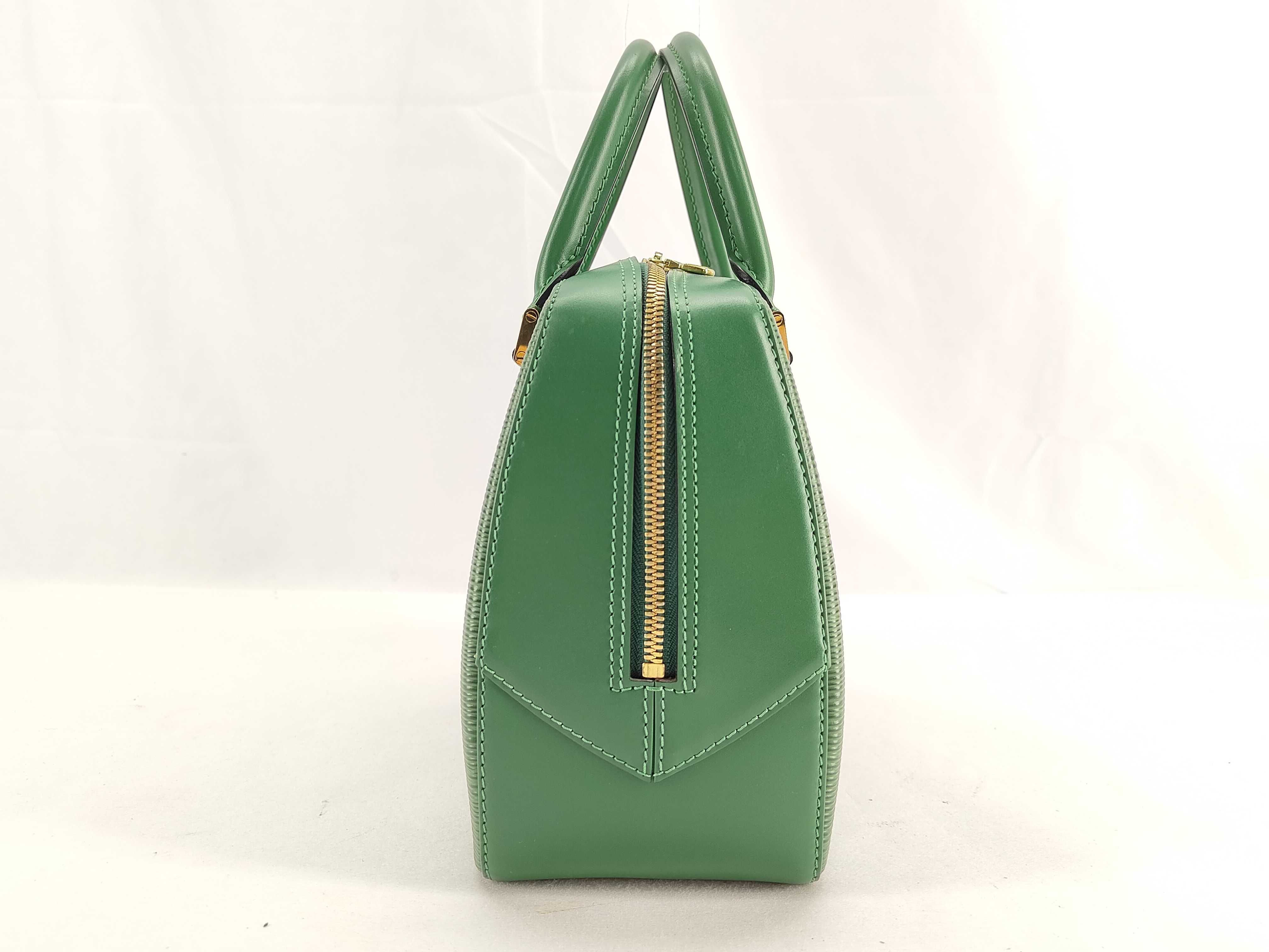 Epi Louis Vuitton Epi Sablon Handbag — view 3