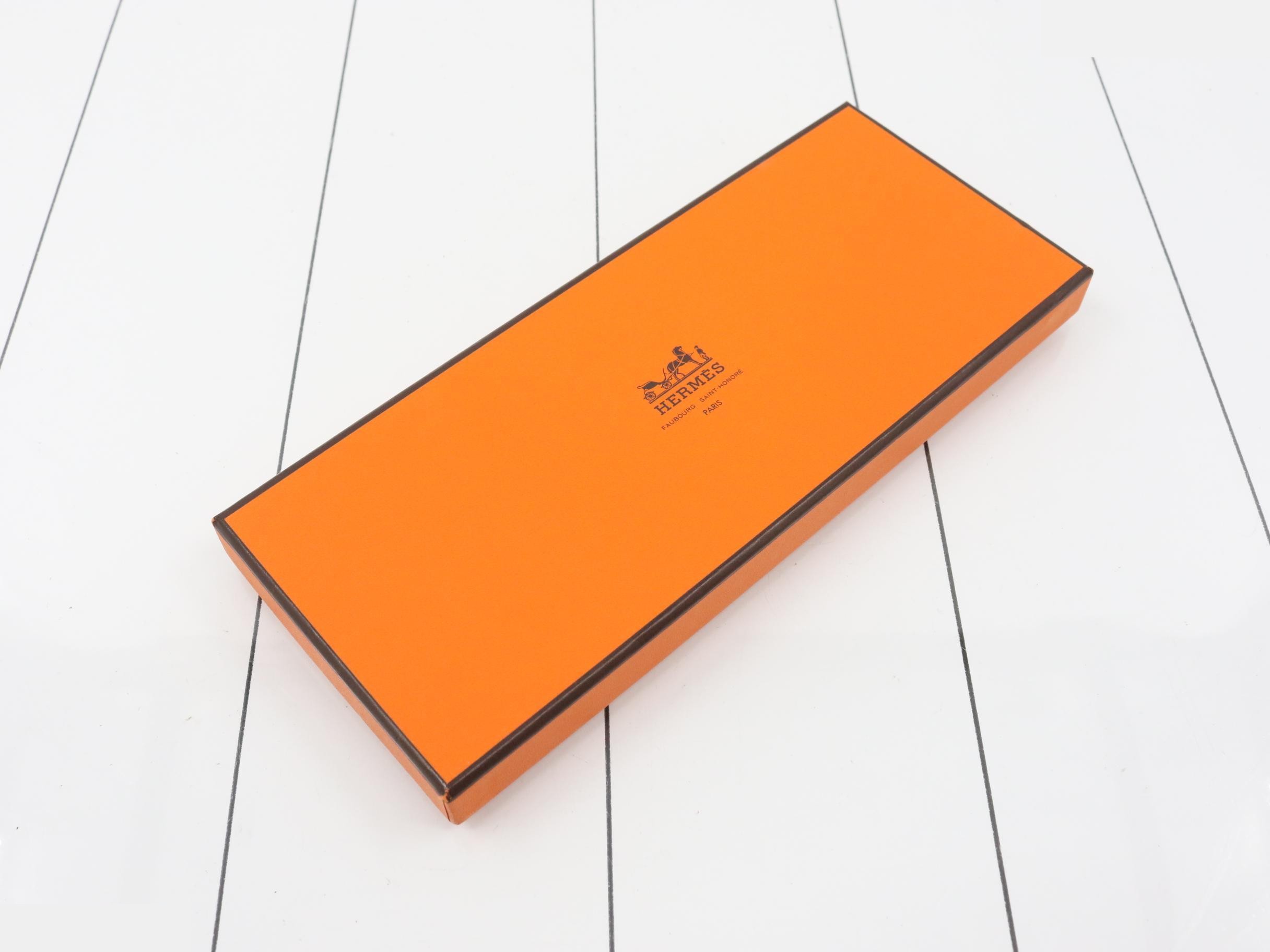 Carre 40, blue, with box. — view 4