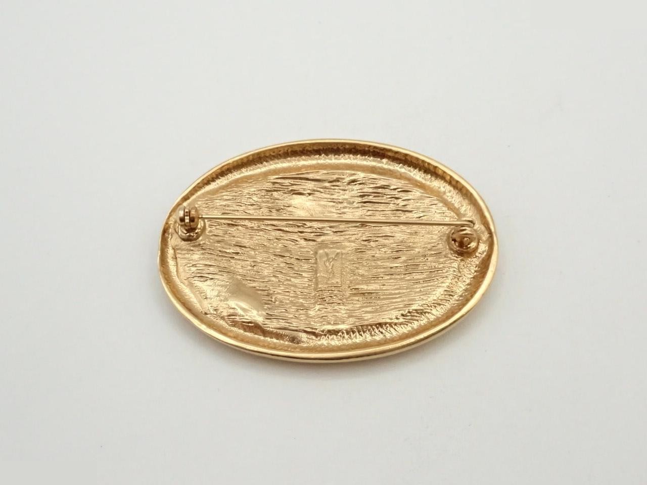 Other lines: Precious metals and brooches — view 2