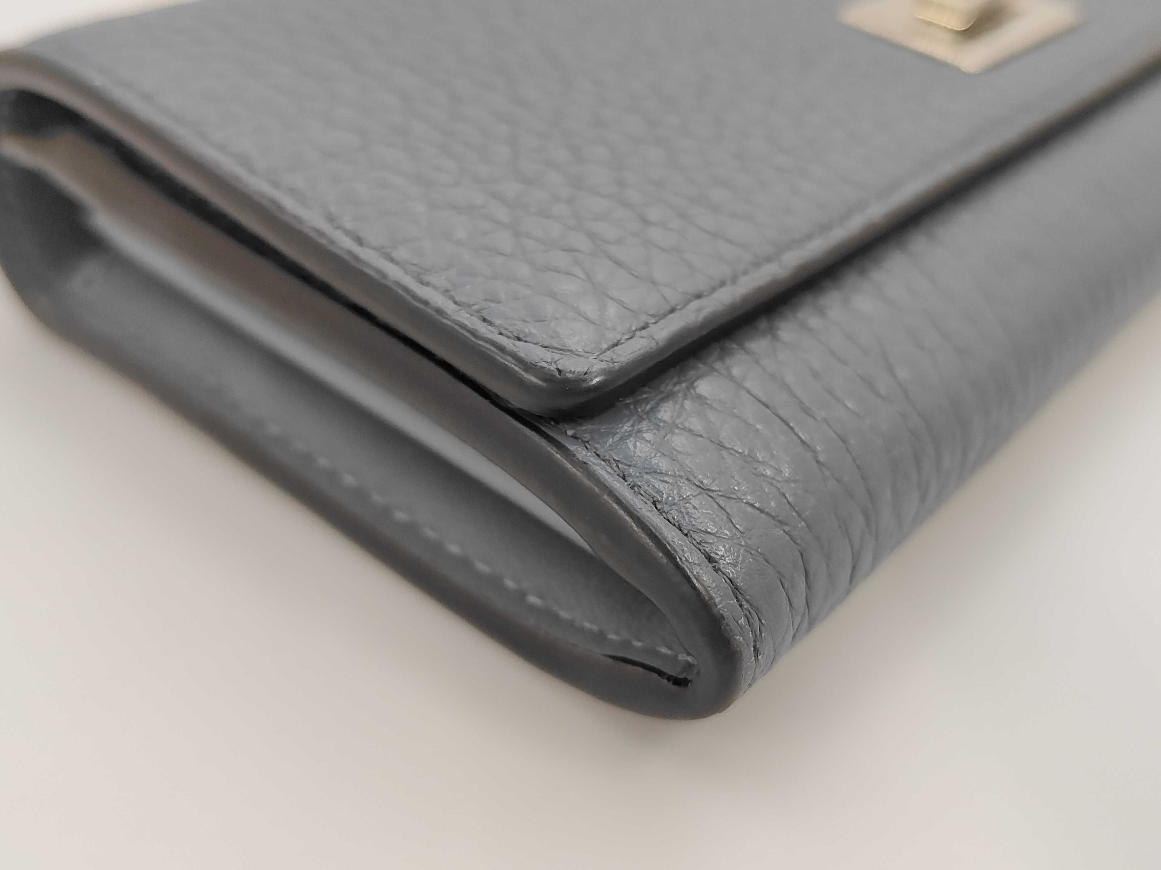 Peekaboo Leather 8M0427 Blue Long Wallet — view 3