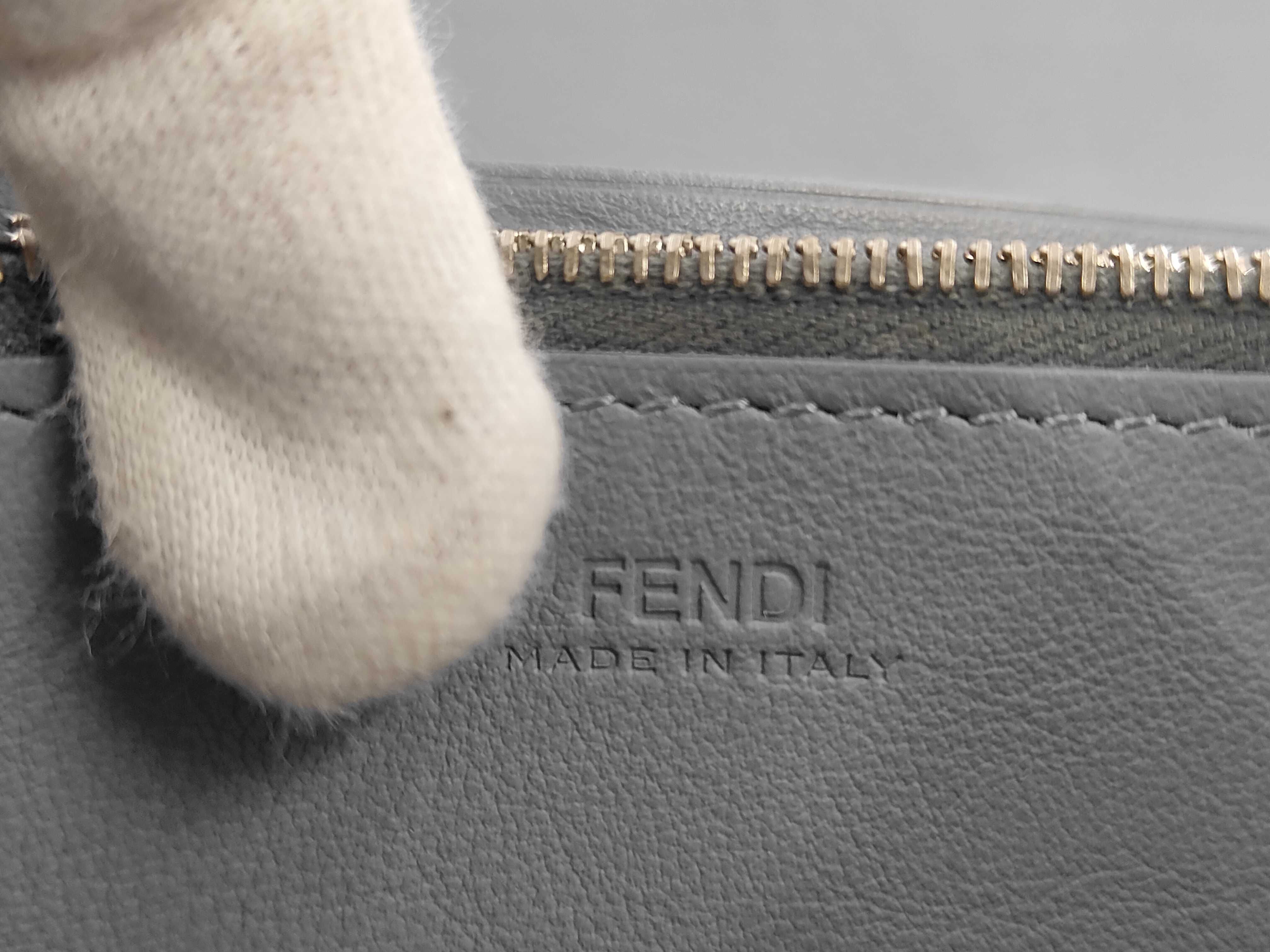 Peekaboo Leather 8M0427 Blue Long Wallet — view 6