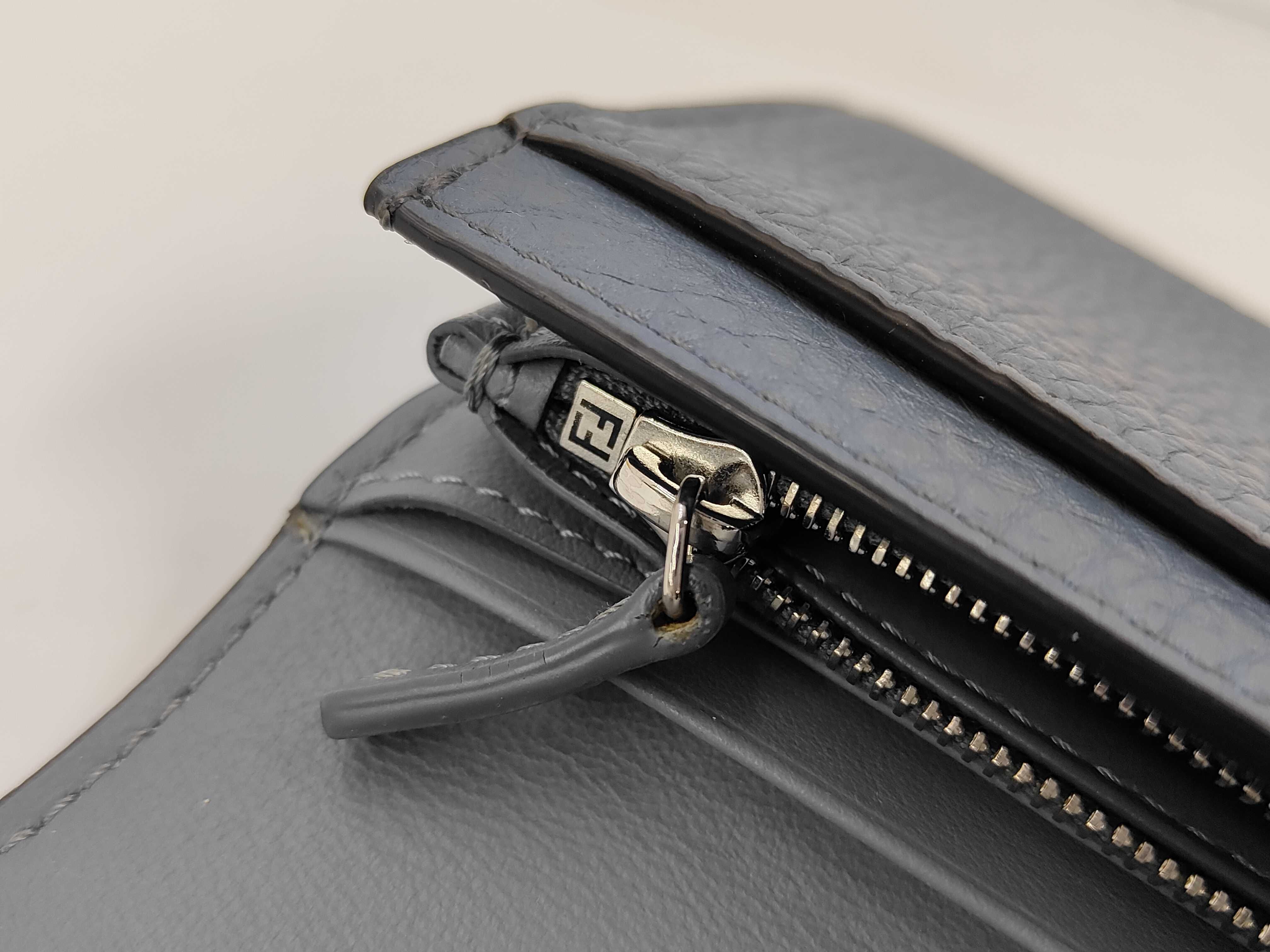 Peekaboo Leather 8M0427 Blue Long Wallet — view 7