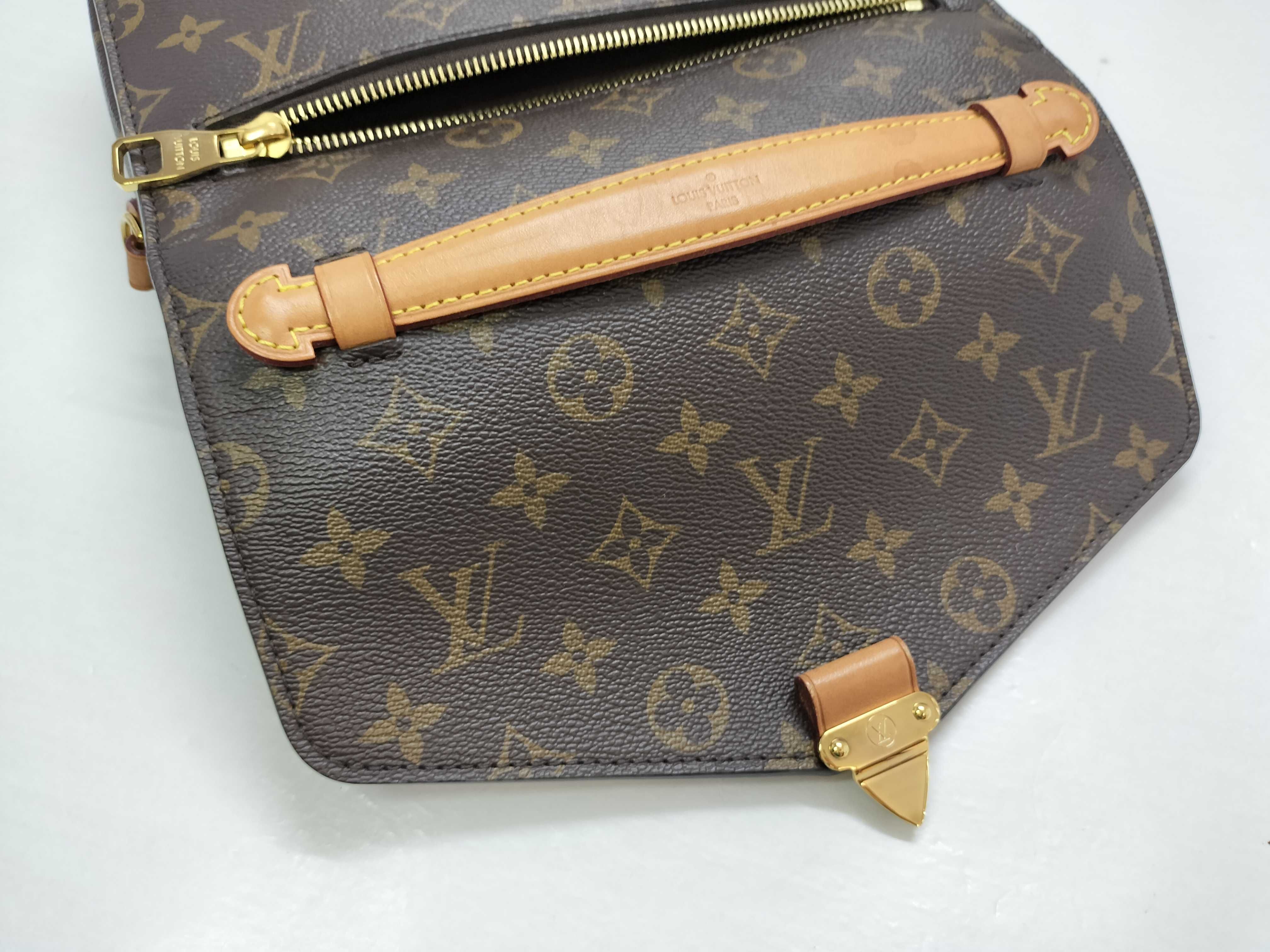 Monogram LV Monogram Crossbody Bag Handbag — view 14