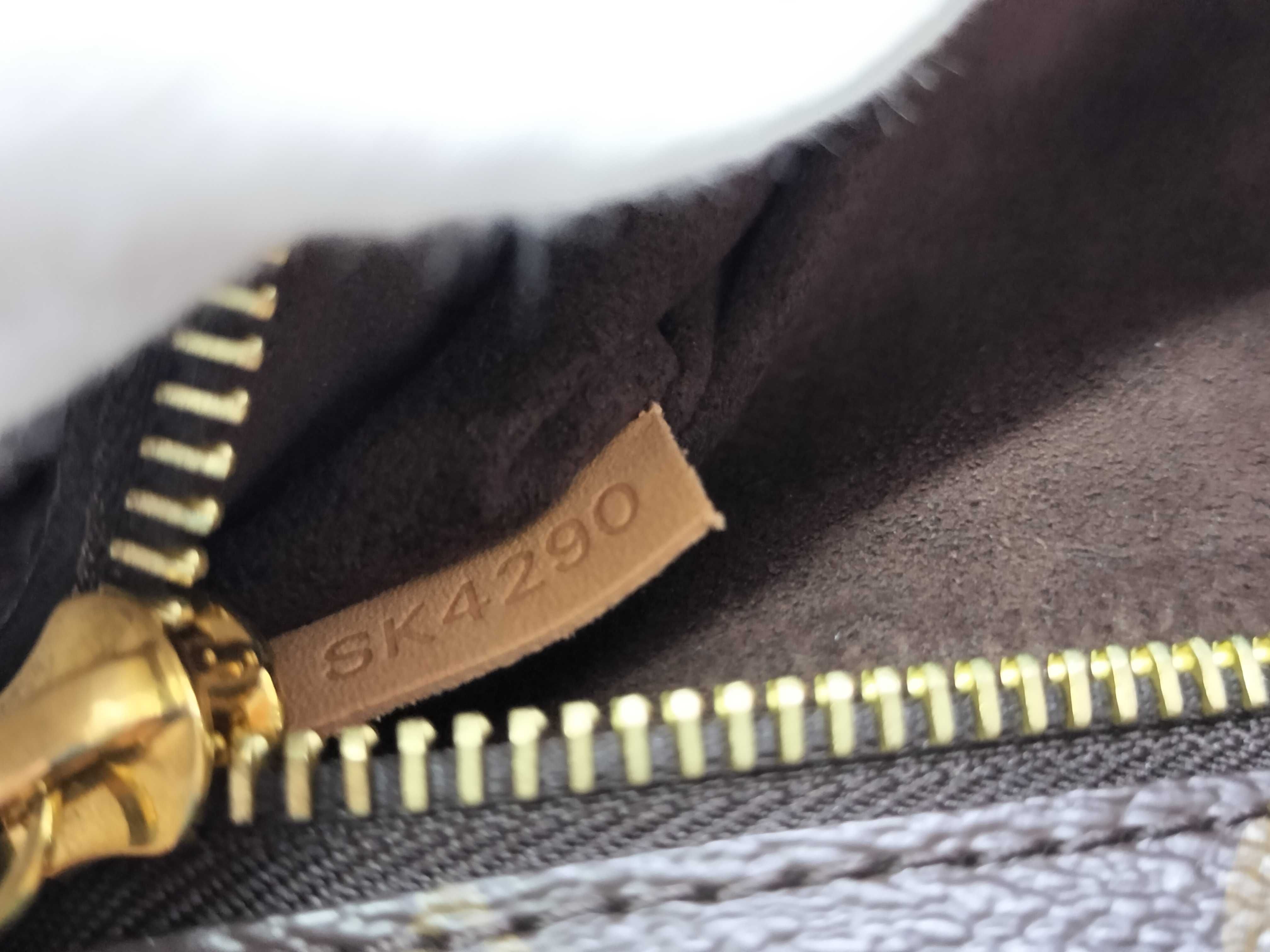 Monogram LV Monogram Crossbody Bag Handbag — view 10