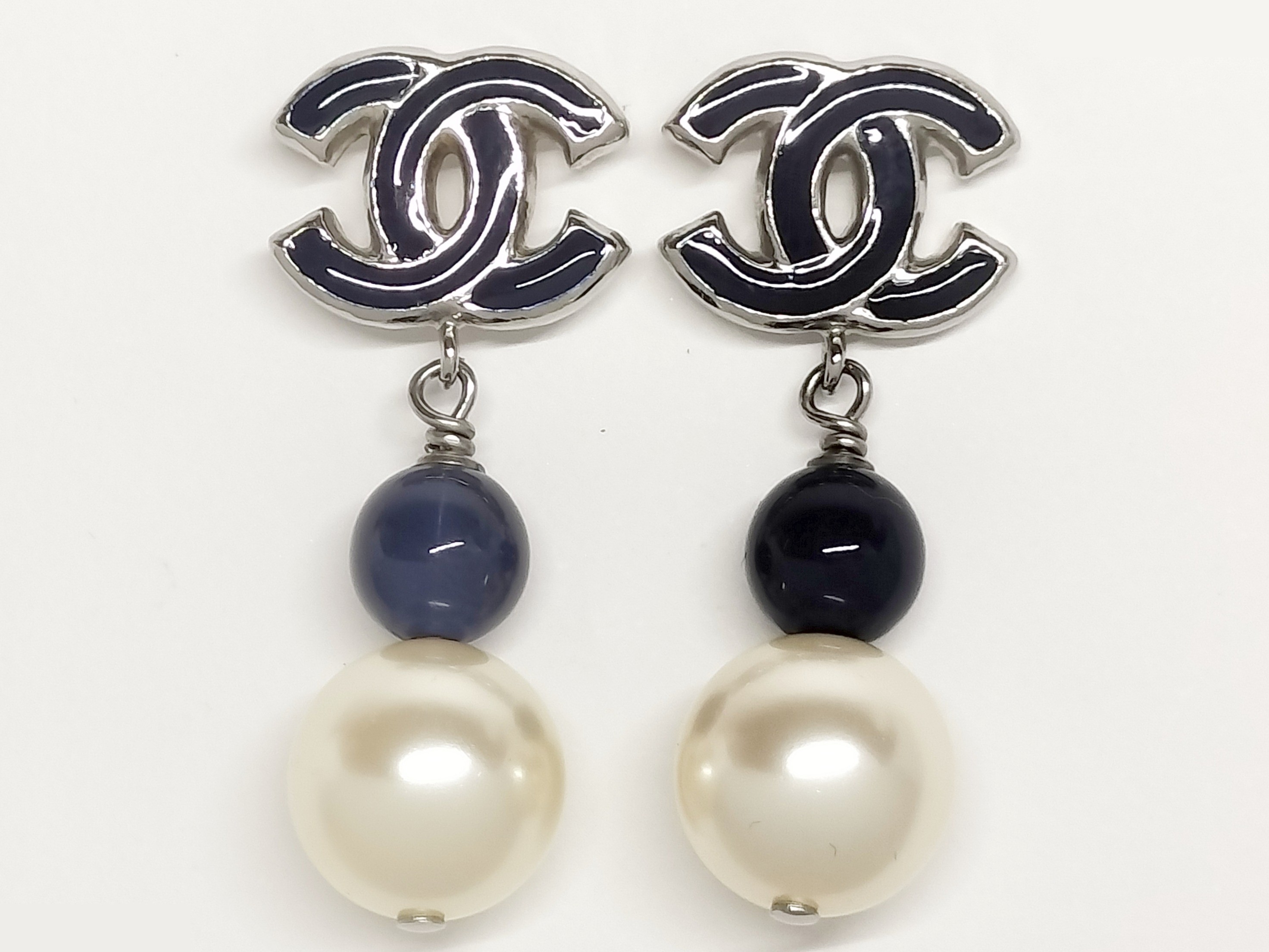 Coco F Pearl Silver Earrings — view 9