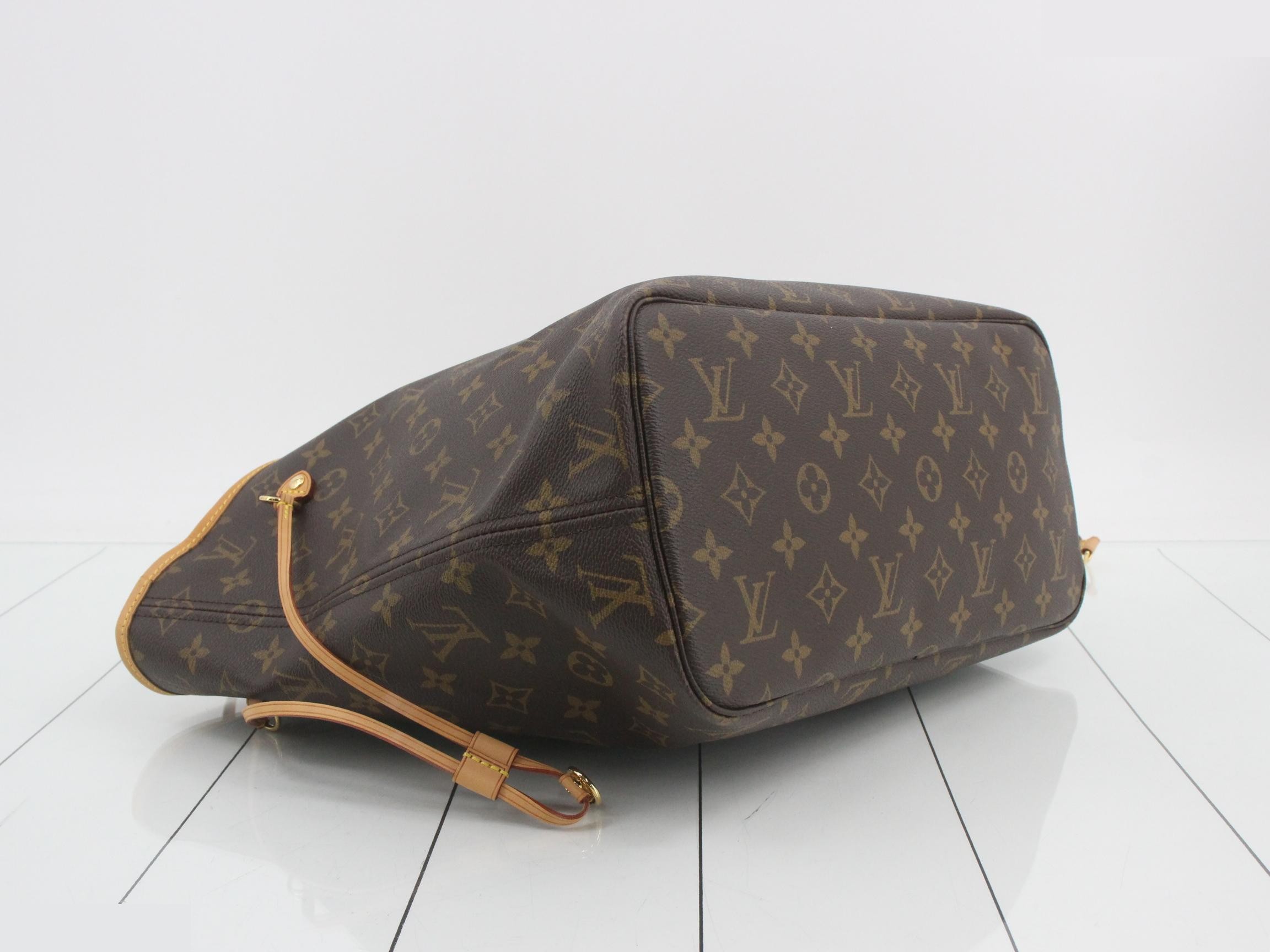 Monogram Neverfull MM Tote Bag — view 5