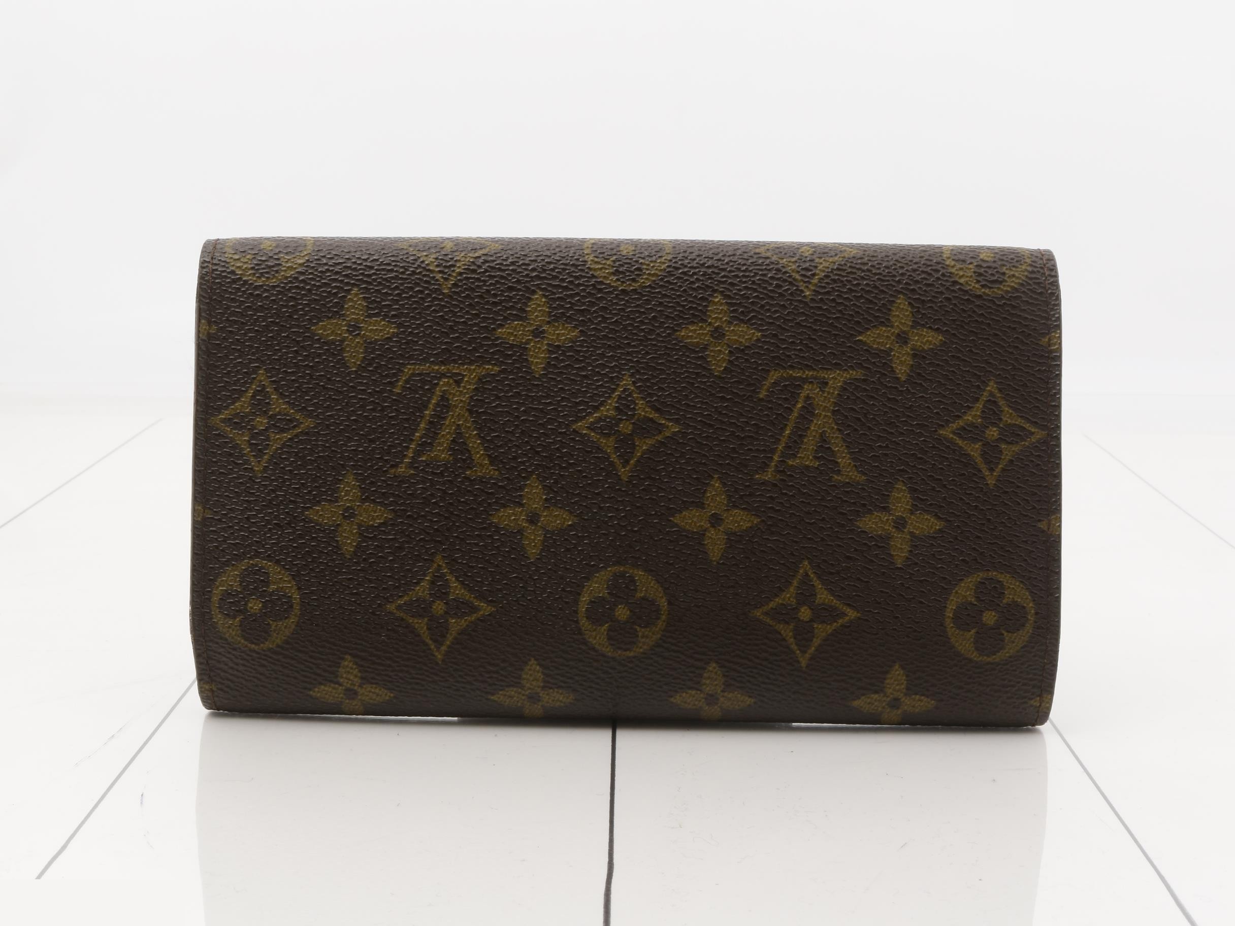 wallet — view 2