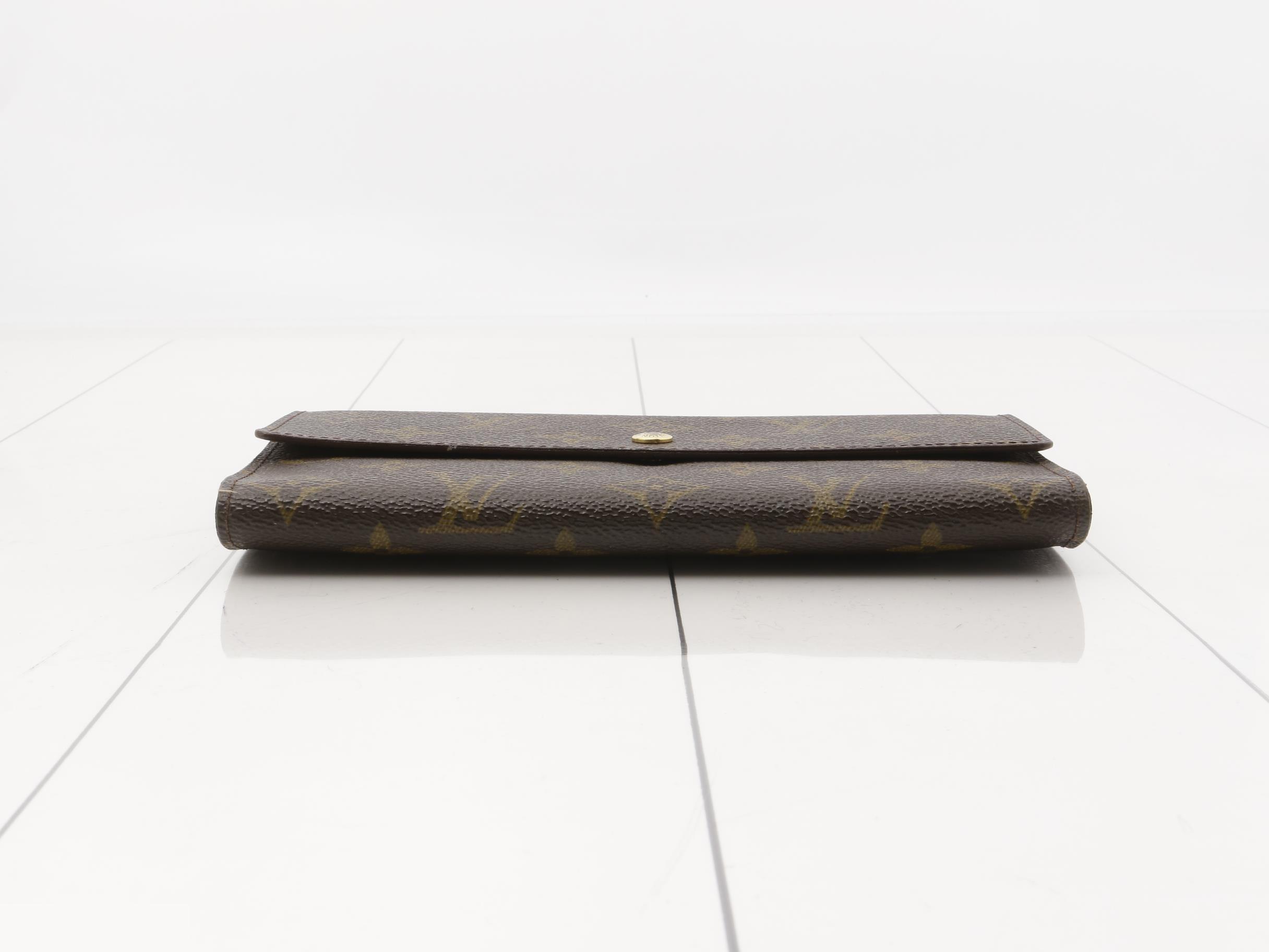 wallet — view 3