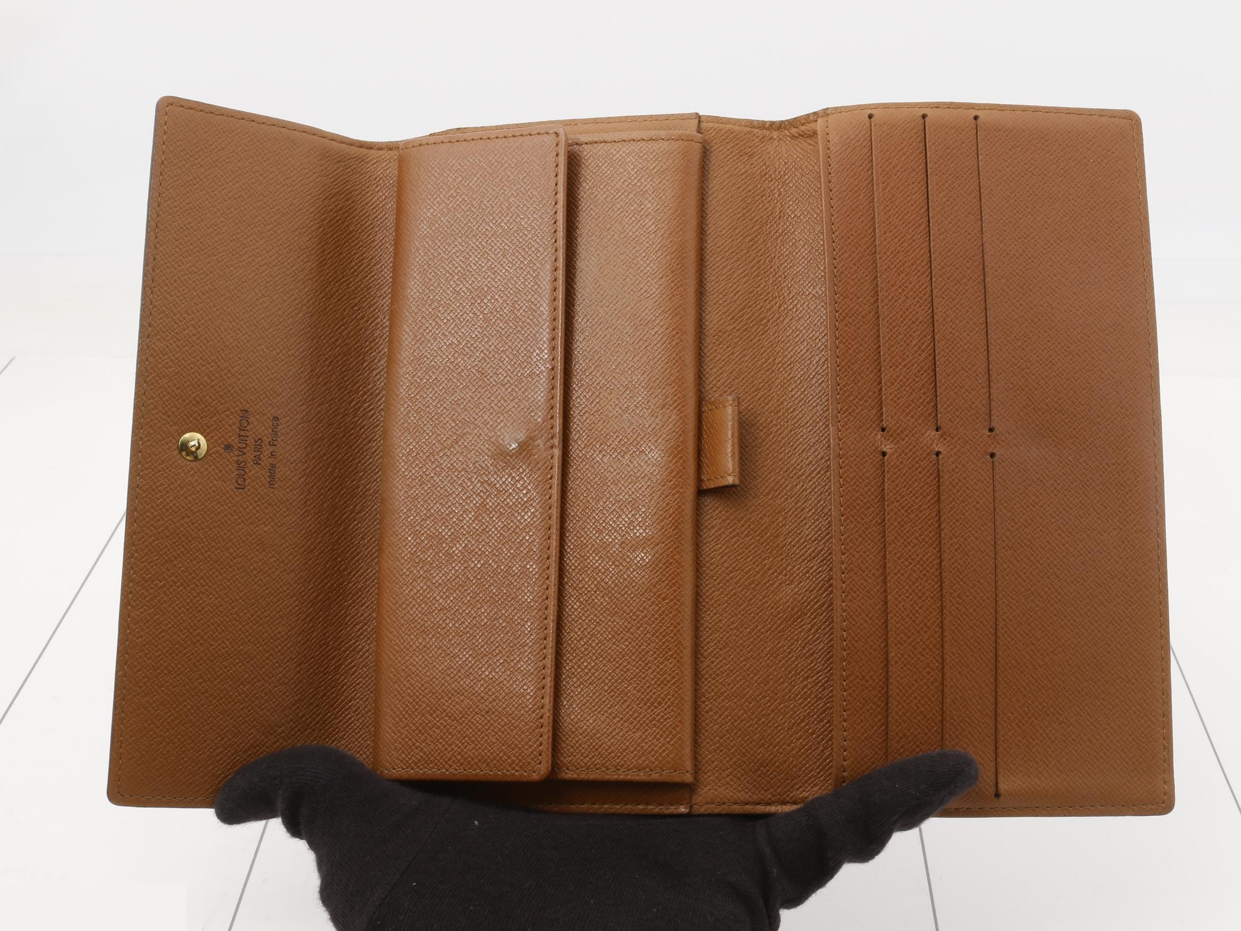 wallet — view 4