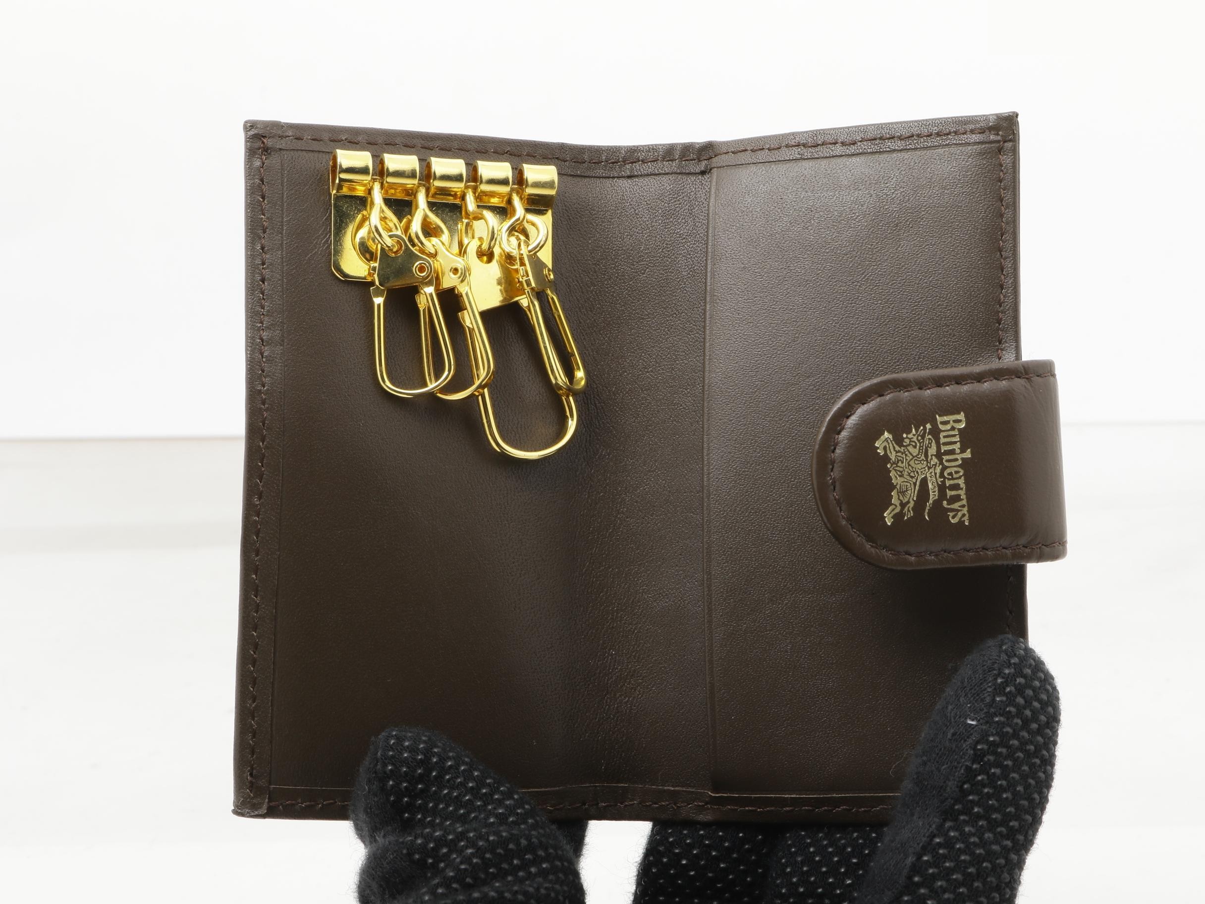 Four-ring key case, Nova Check canvas and leather, brown. — view 4