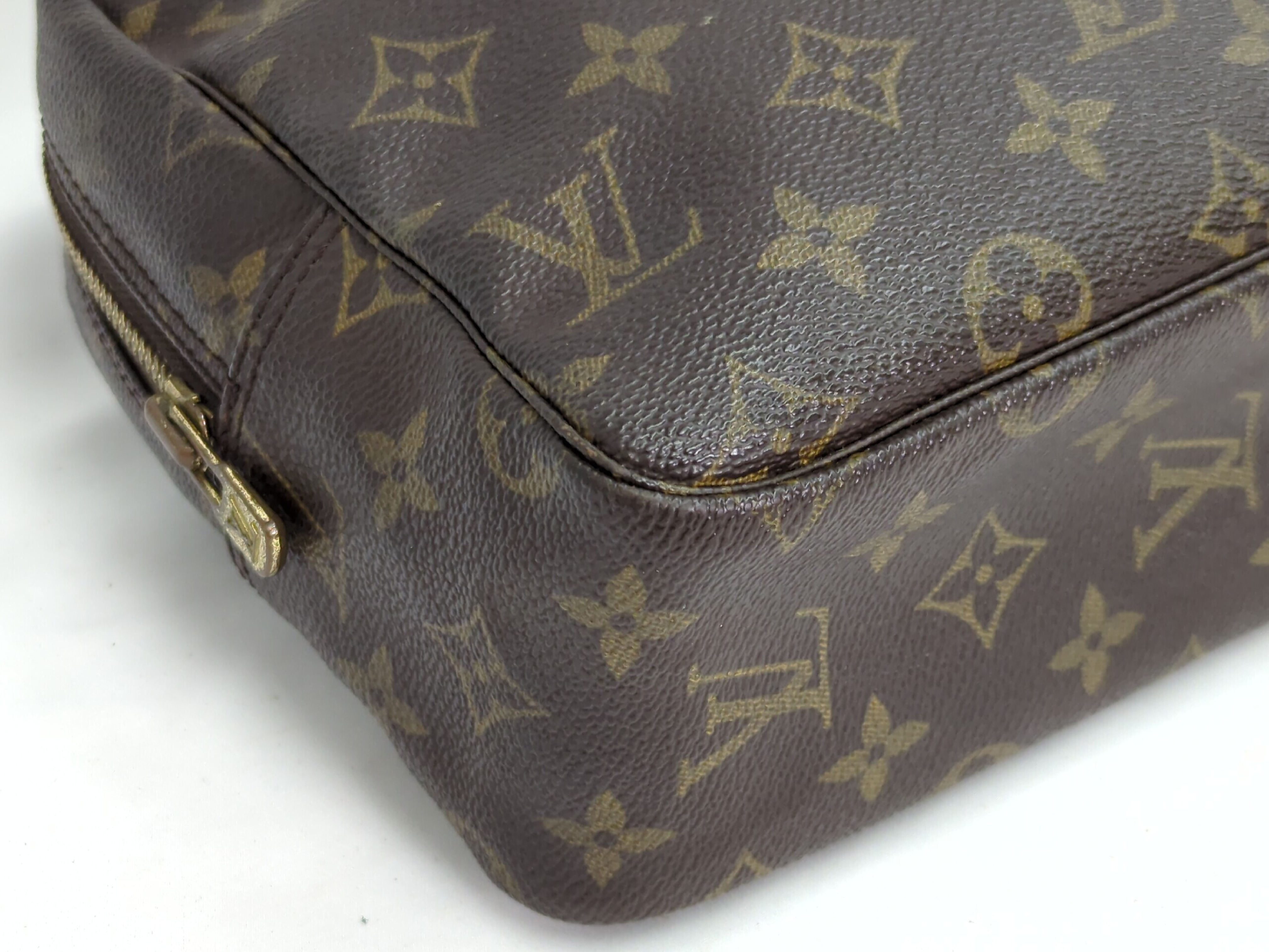 M47522 Monogram Troussard Toilette 28 Clutch Bag — view 3