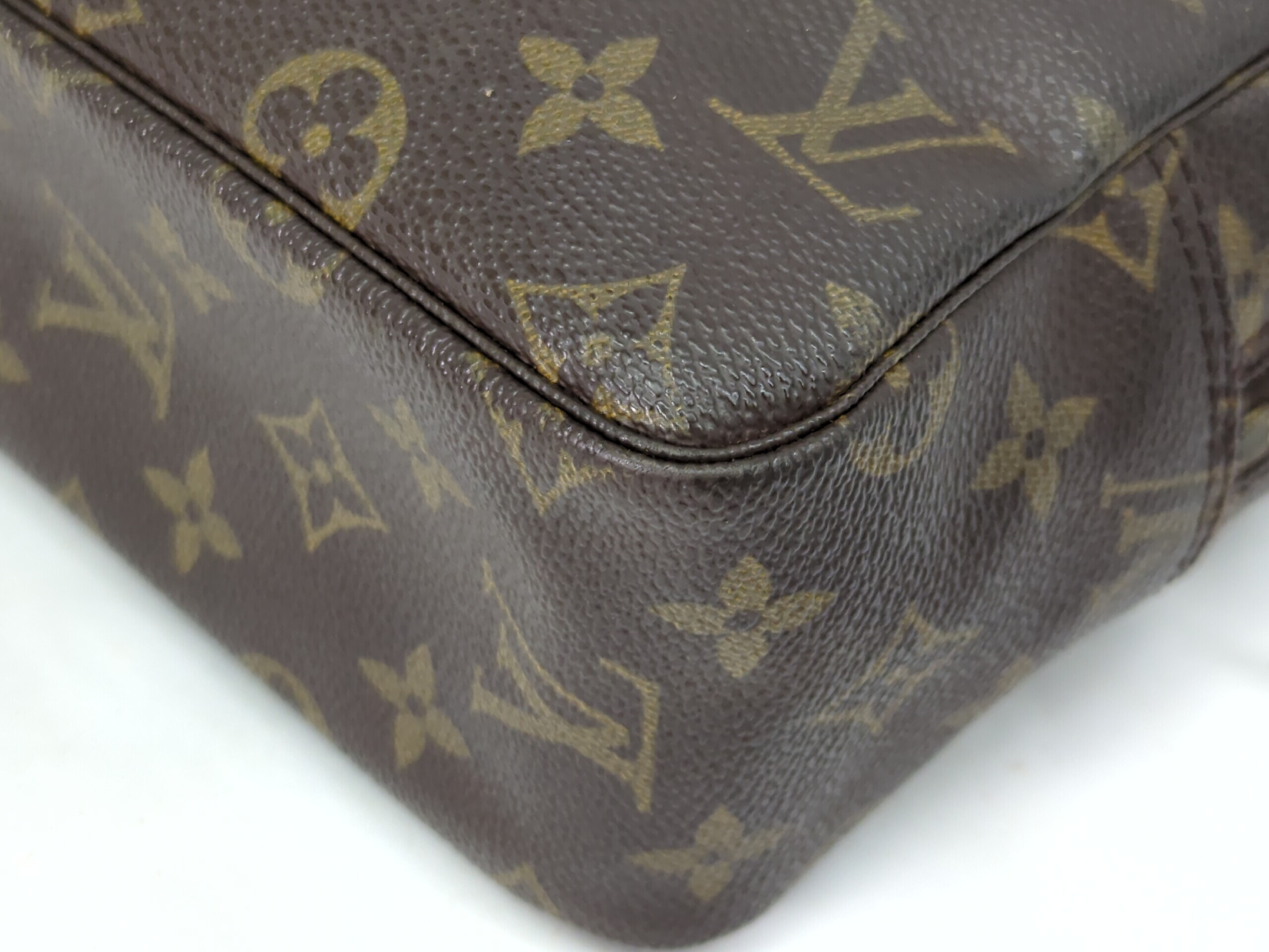M47522 Monogram Troussard Toilette 28 Clutch Bag — view 4