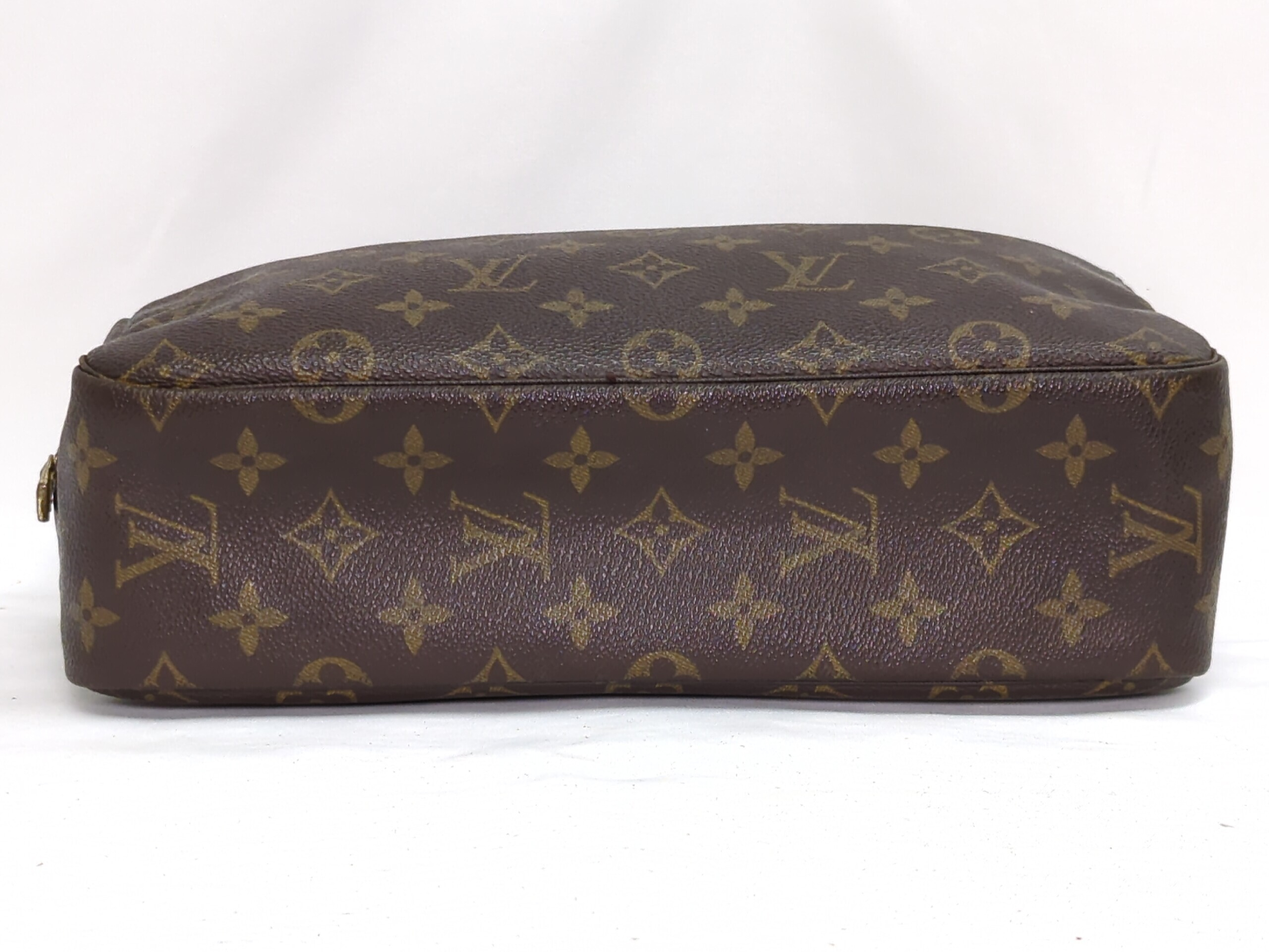 M47522 Monogram Troussard Toilette 28 Clutch Bag — view 5