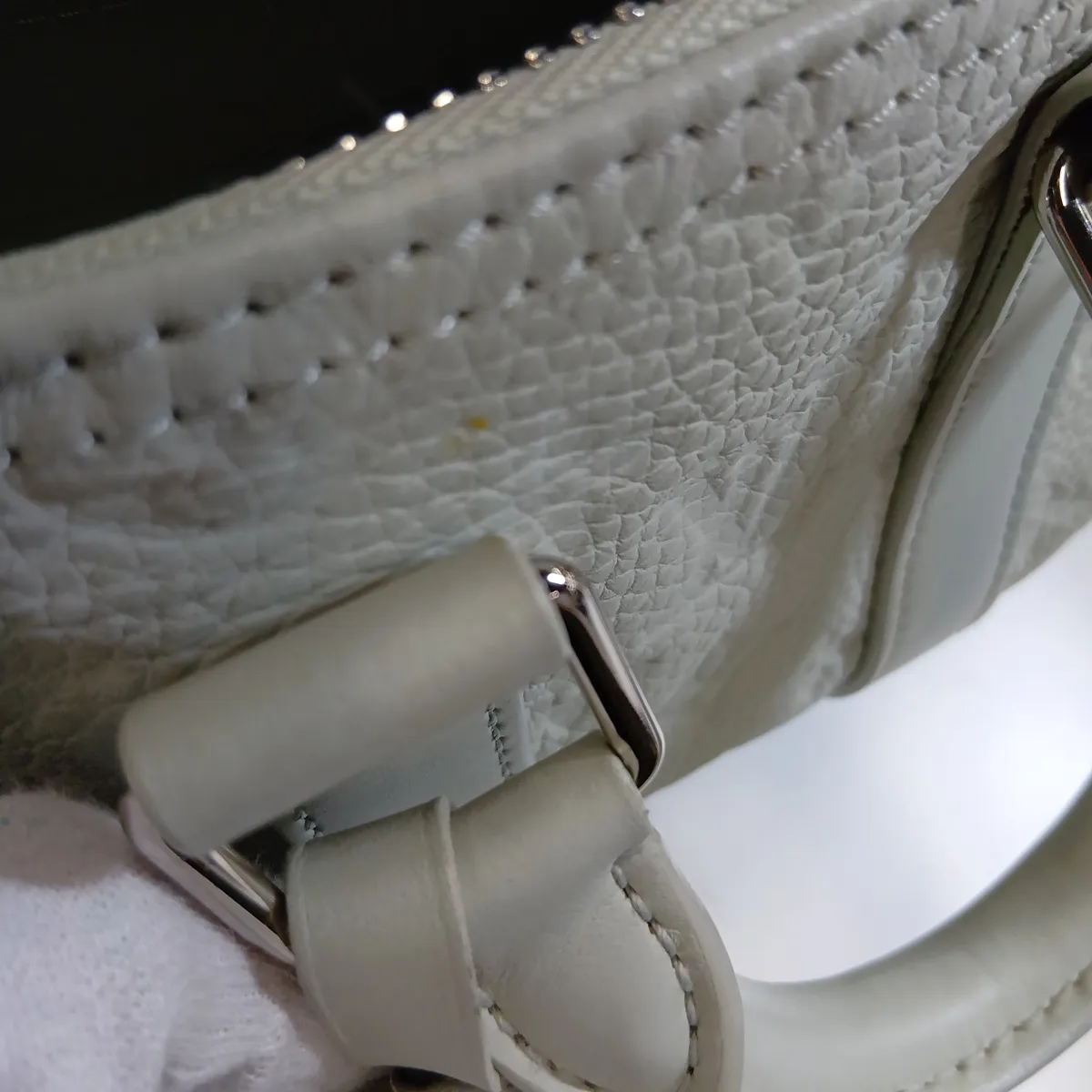 Taurillon Monogram Keepall Bandoulière 25 M23163, serial number unknown, gray. — view 13