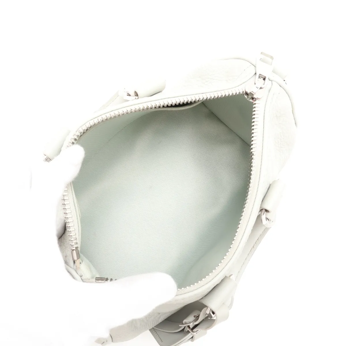 Taurillon Monogram Keepall Bandoulière 25 M23163, serial number unknown, gray. — view 8