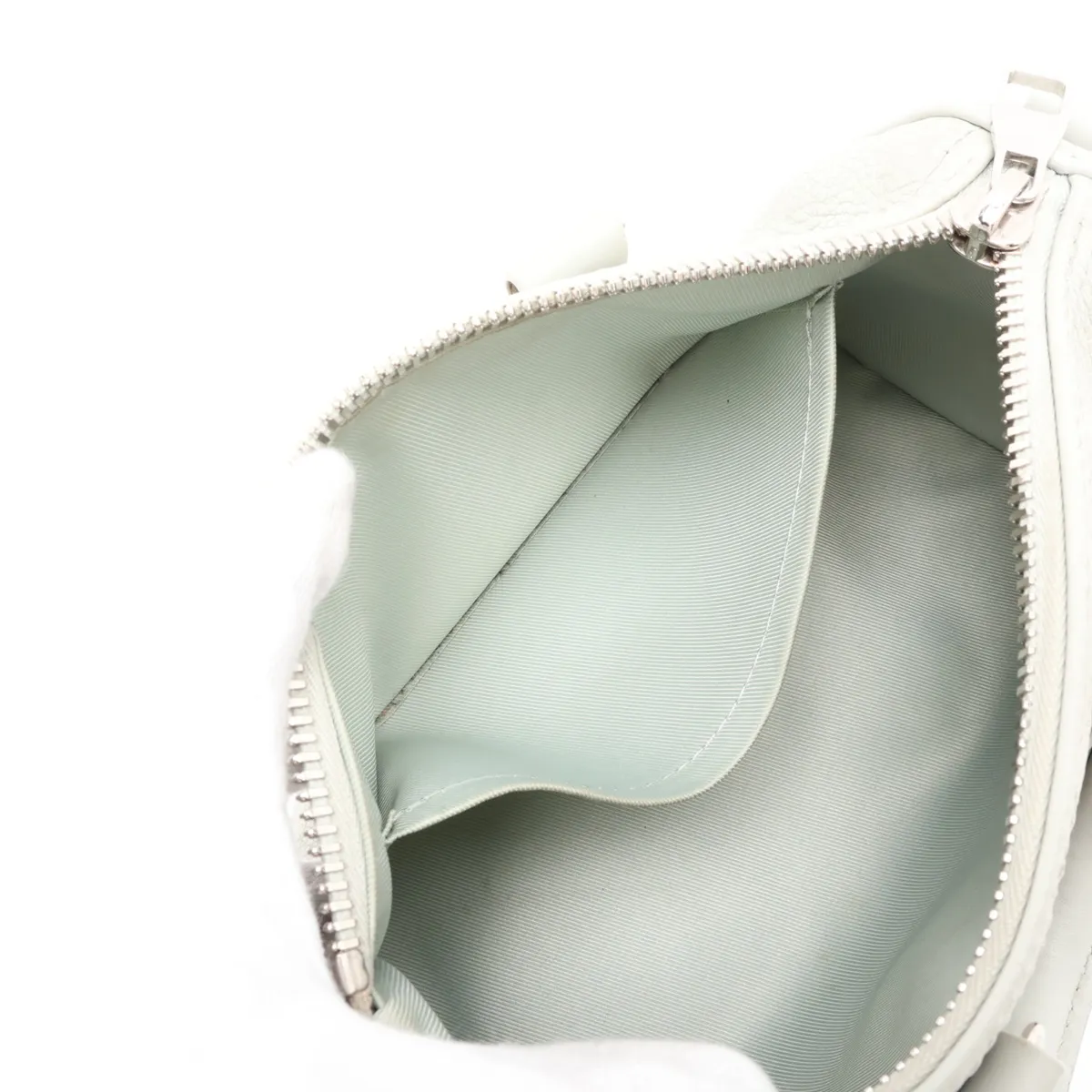 Taurillon Monogram Keepall Bandoulière 25 M23163, serial number unknown, gray. — view 9