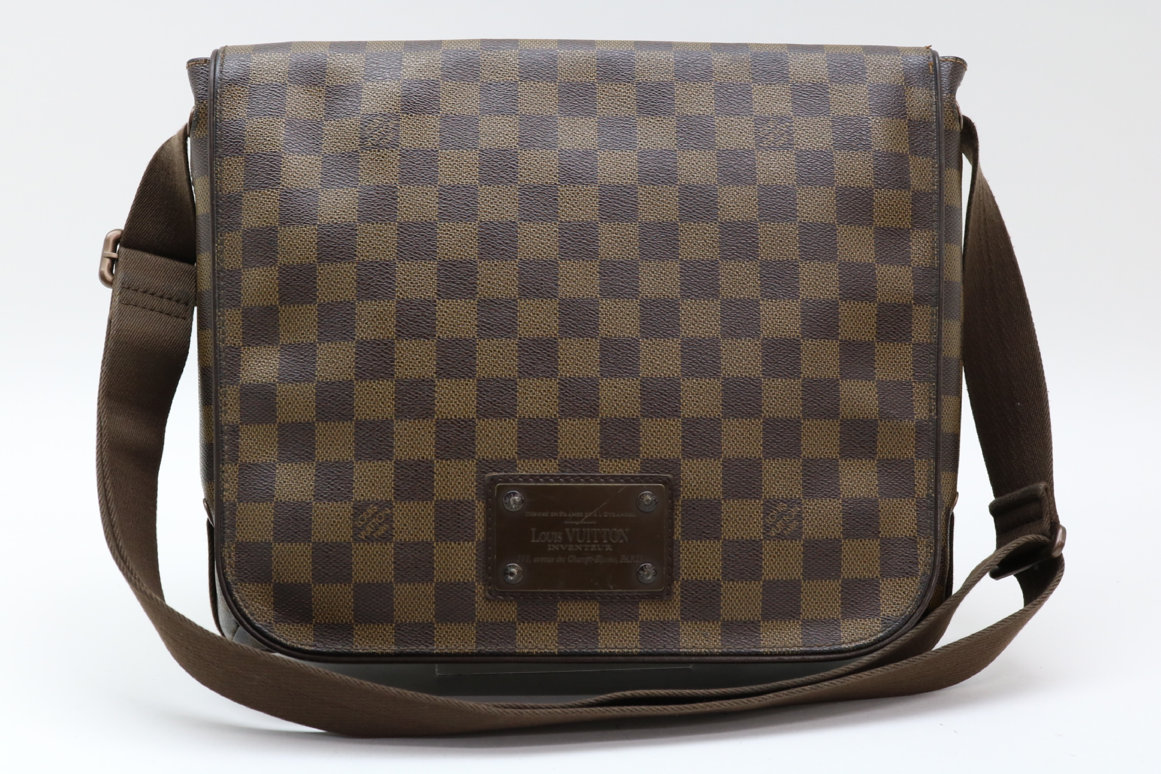 Damier Brooklyn MM Shoulder Bag