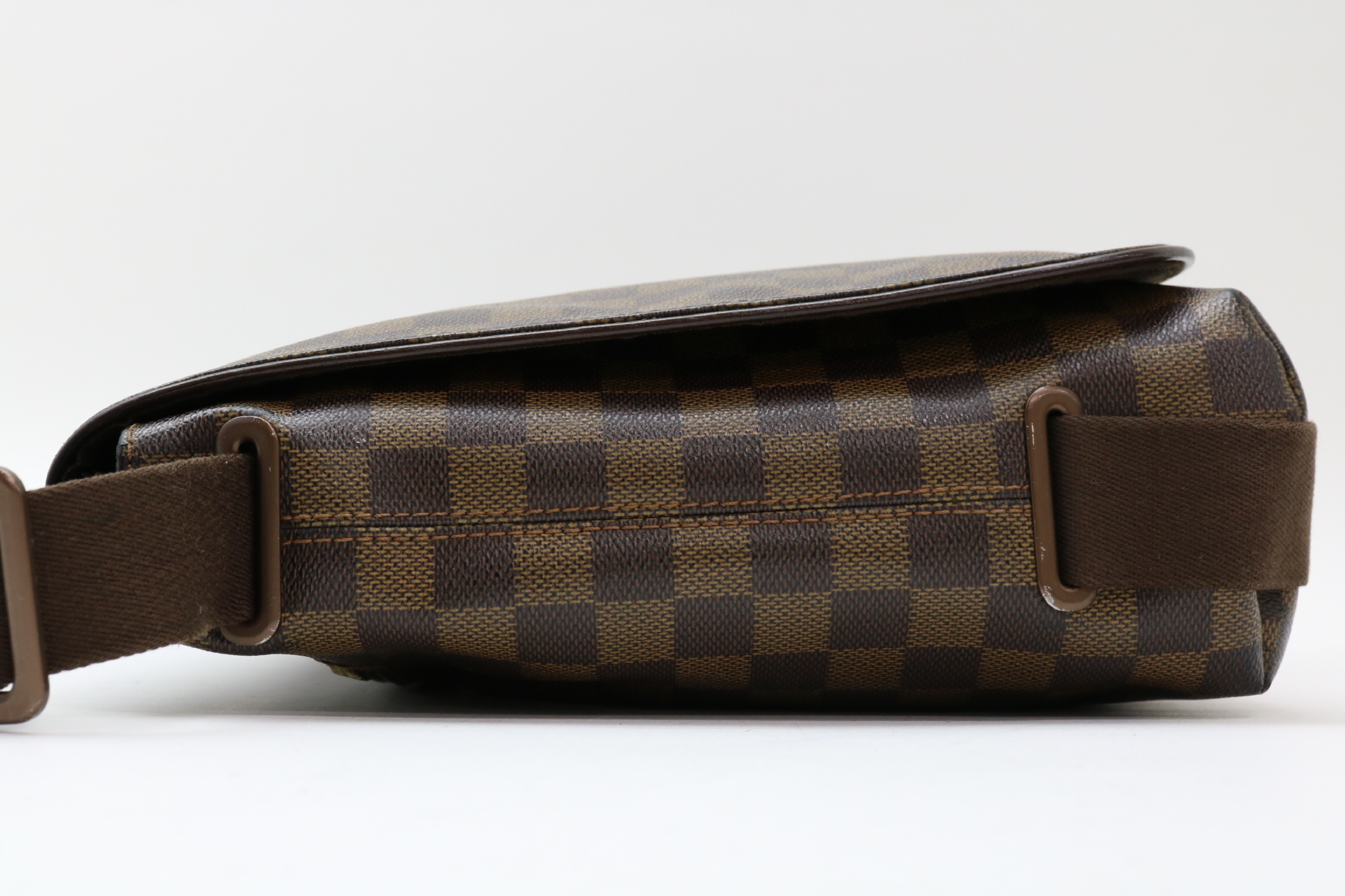 Damier Brooklyn MM Shoulder Bag — view 3