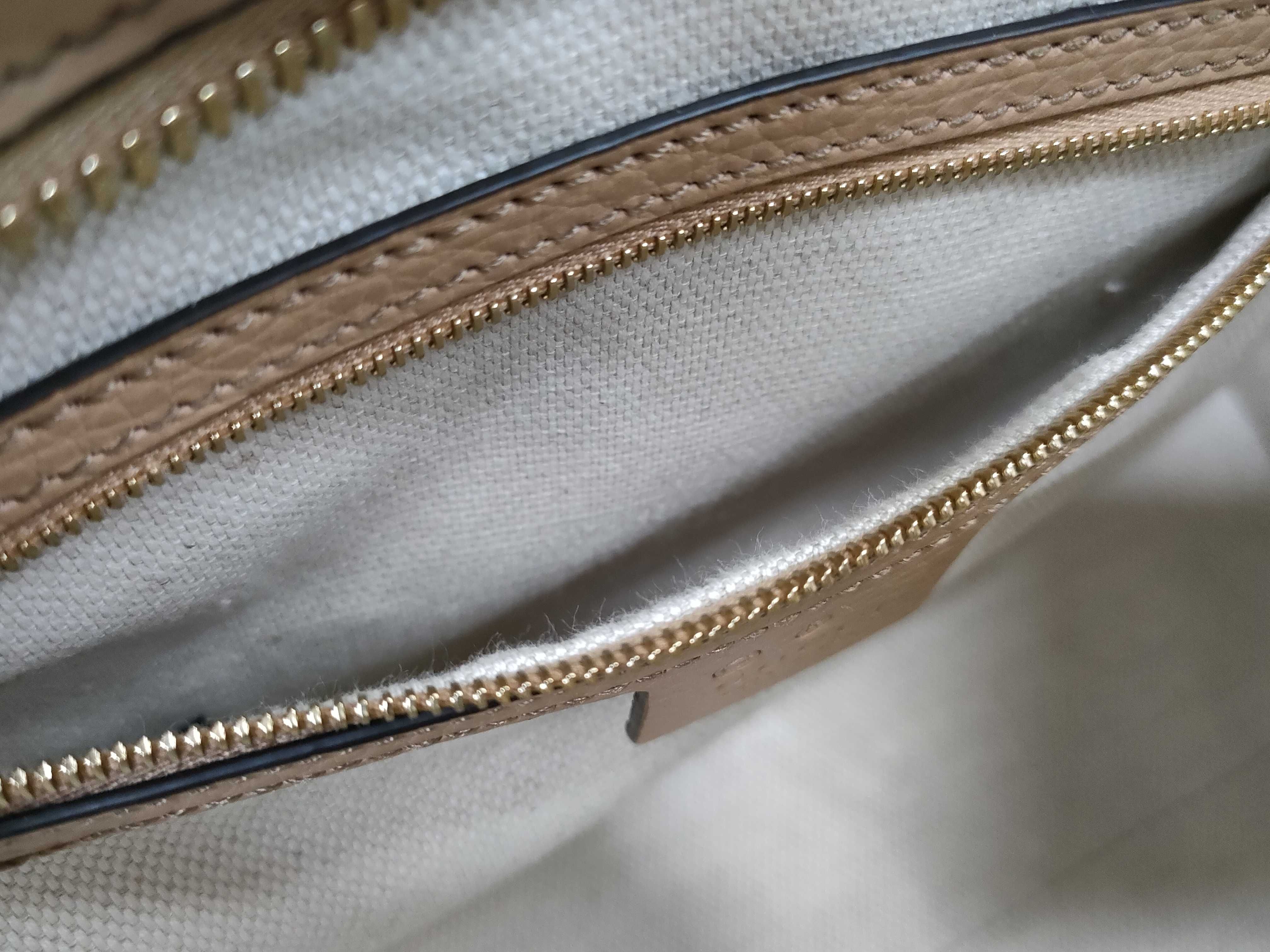 Soho Leather 2-Way Handbag 607722 — view 13