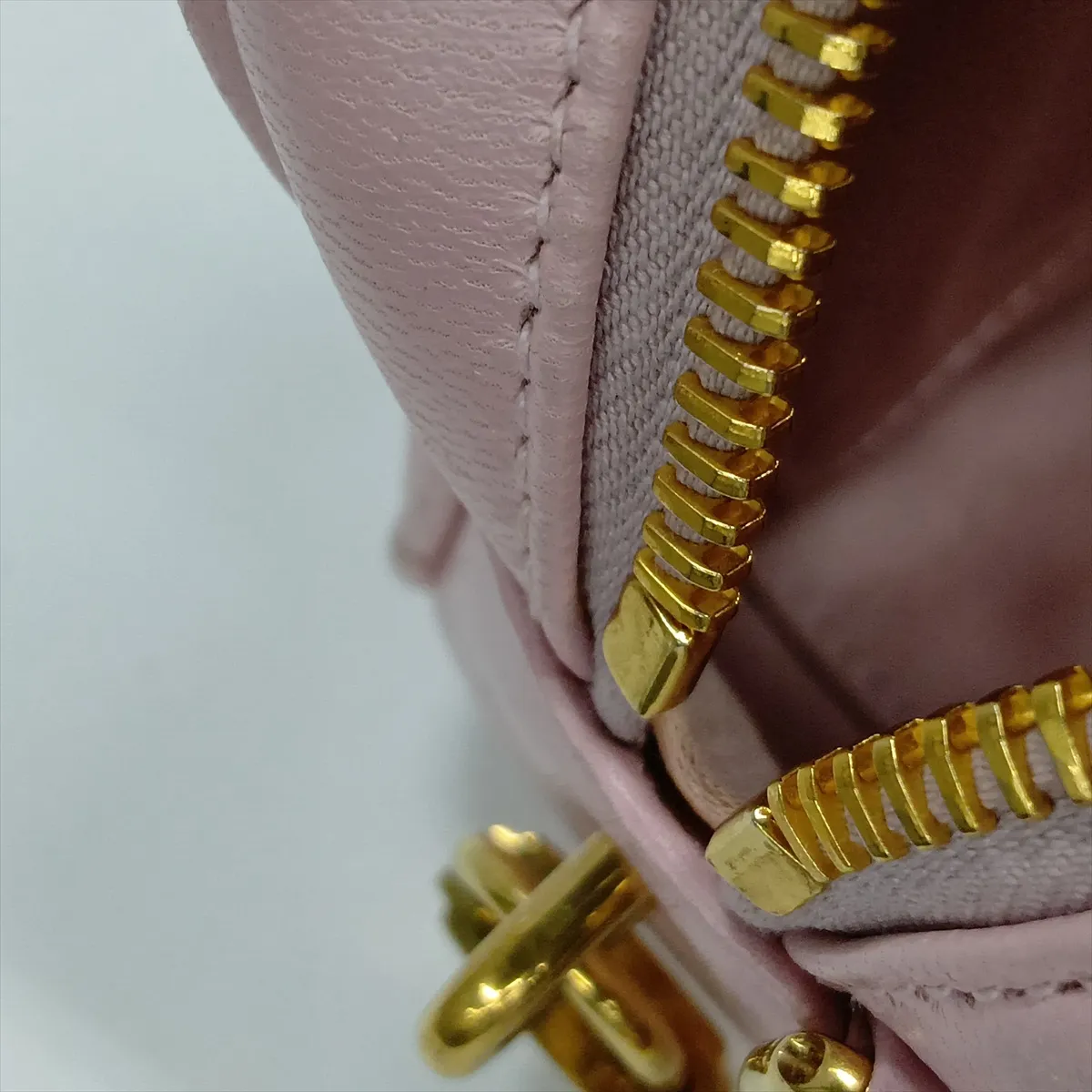 Matelassé Arcadi Leather 2-Way Handbag Pink — view 14