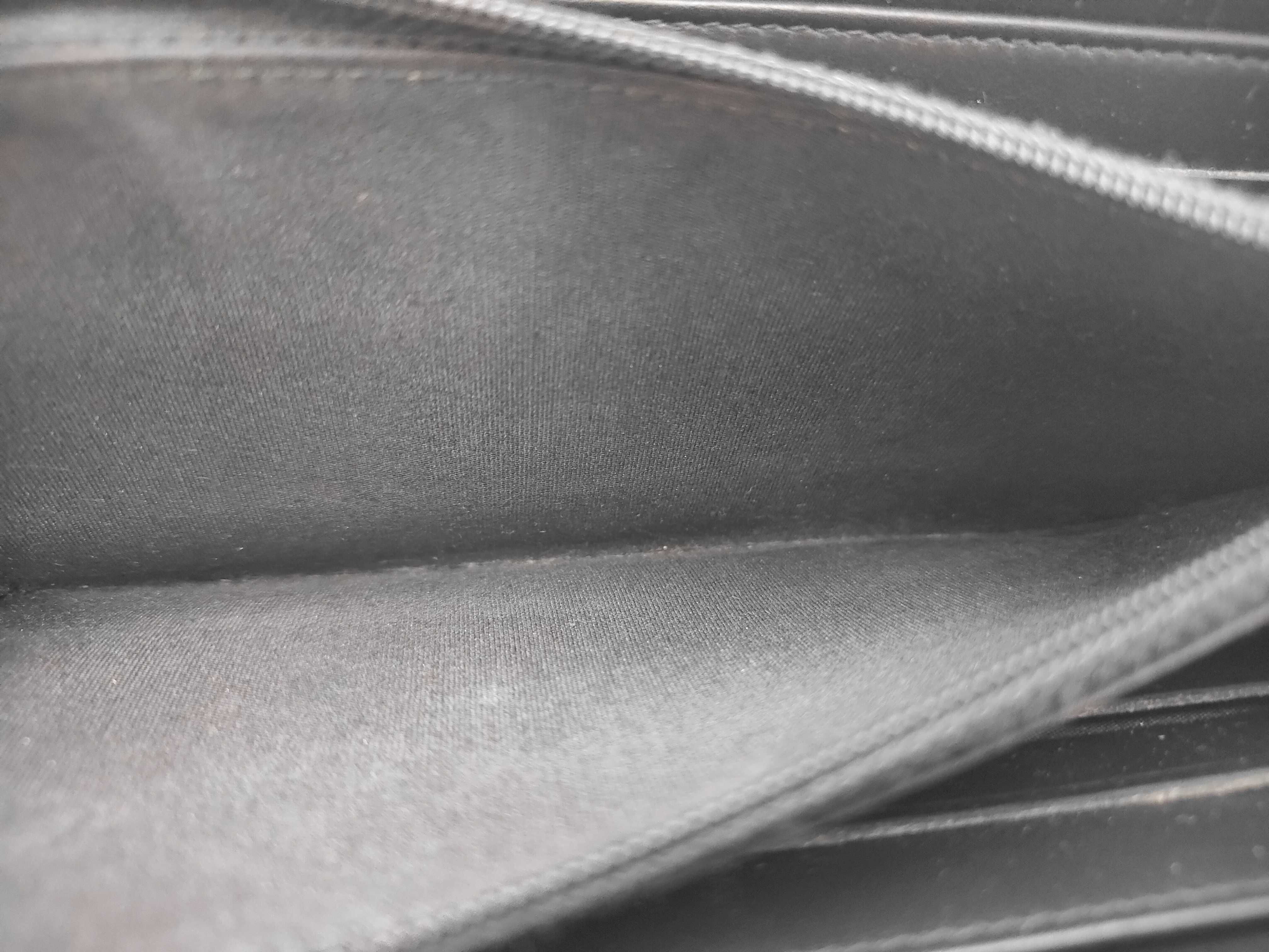 Matelassé Long Wallet, Round, Caviar Leather — view 5