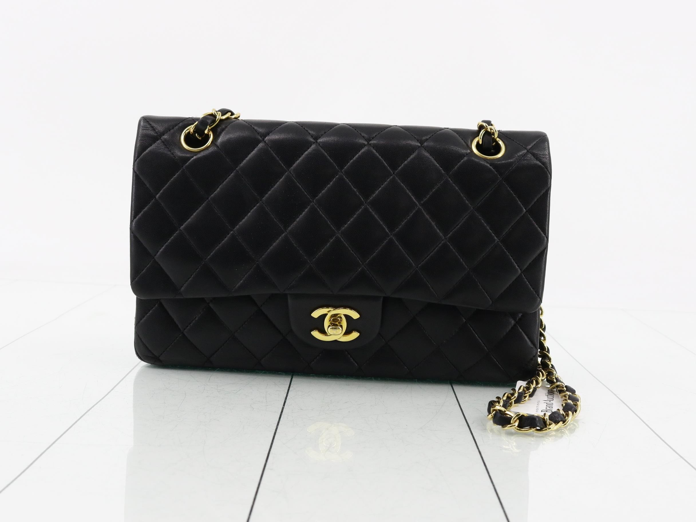 Matelassé Chain Shoulder Bag