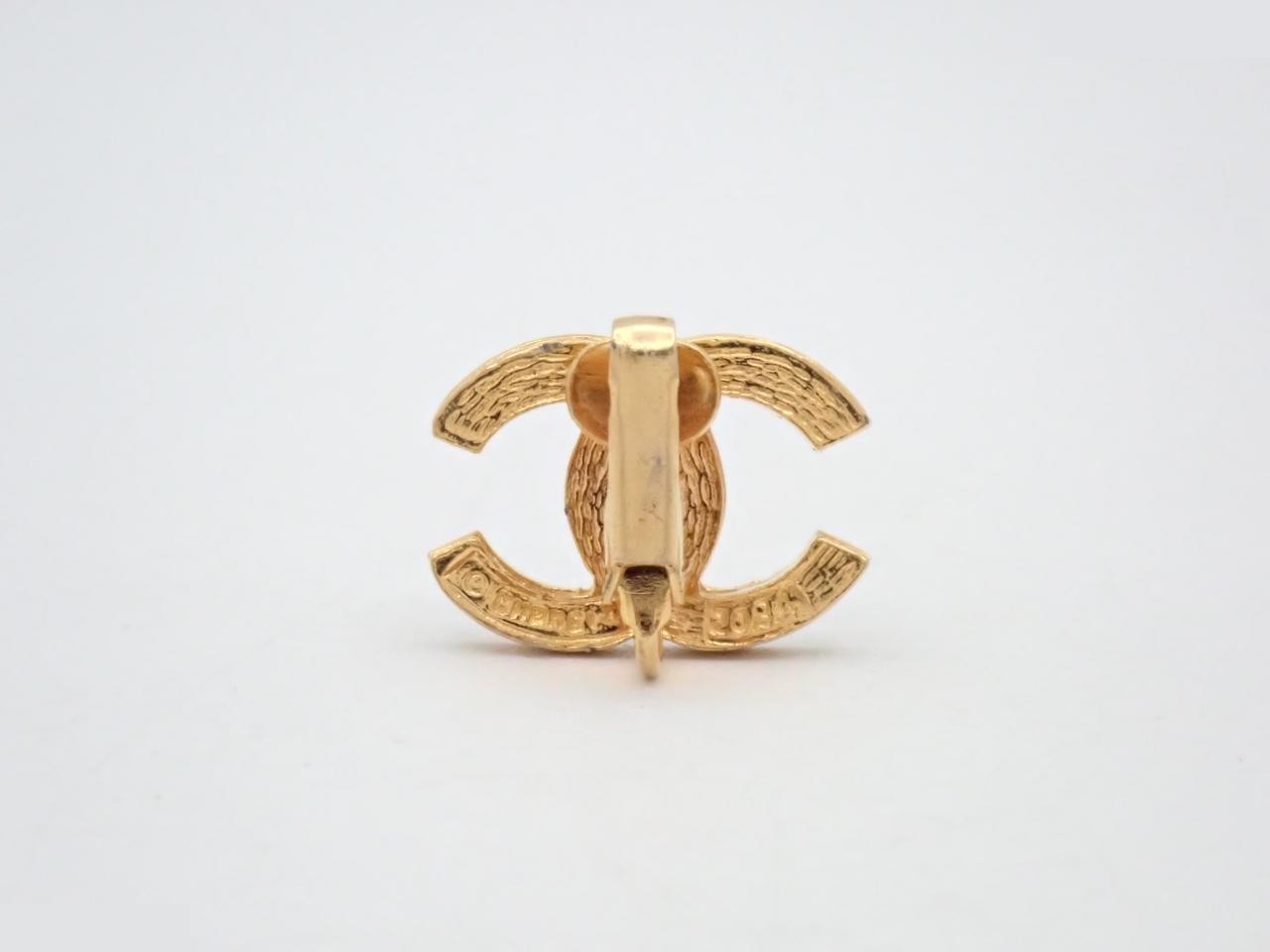 Coco Mark Rhinestone Engraved Single Earring — view 2