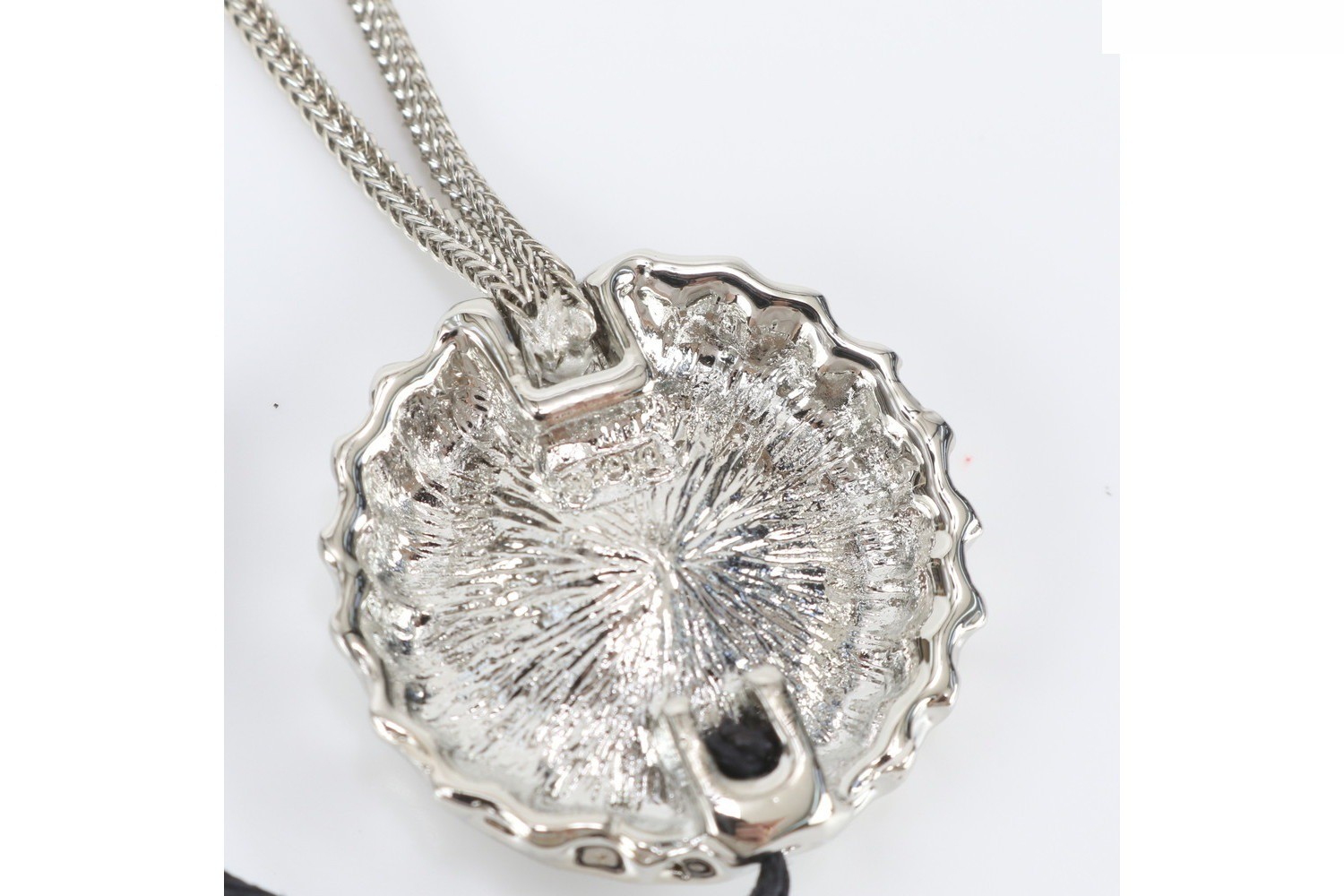 Bottle cap motif strap bag charm — view 5