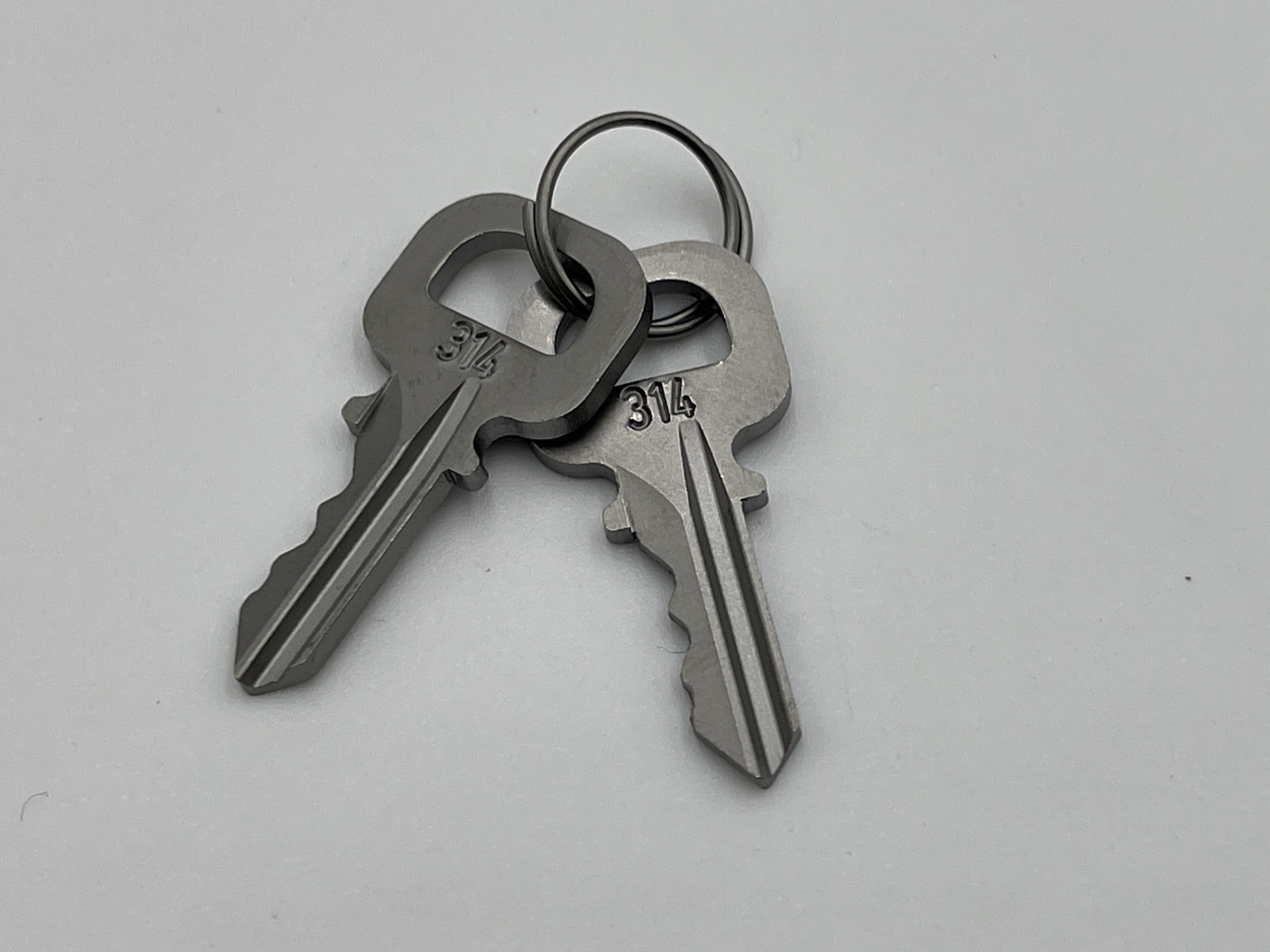 padlock, 2 keys, and other accessories — view 7