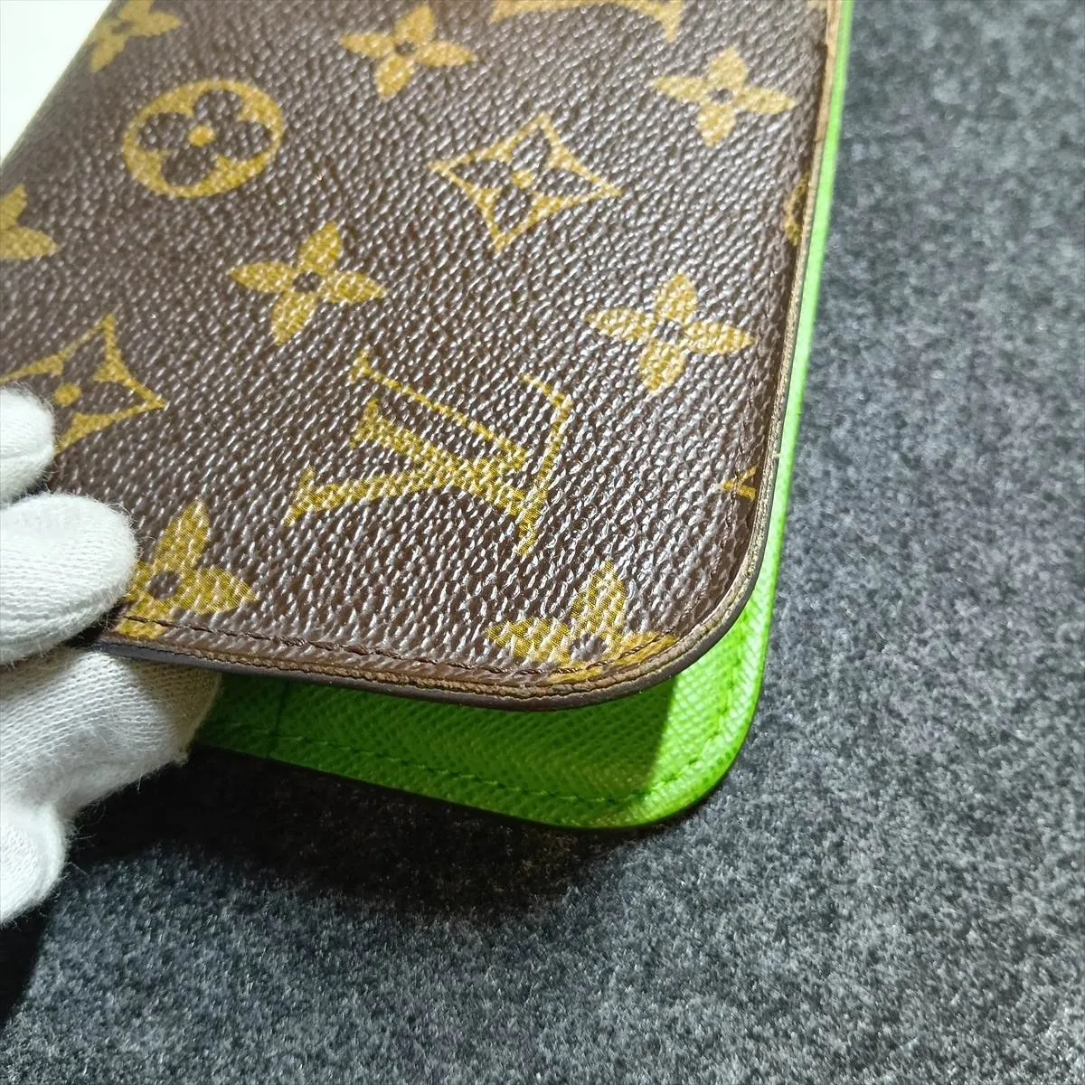 Monogram Portefeuille Insolite M66565 CA3078 Brown x Green Round Wallet — view 13
