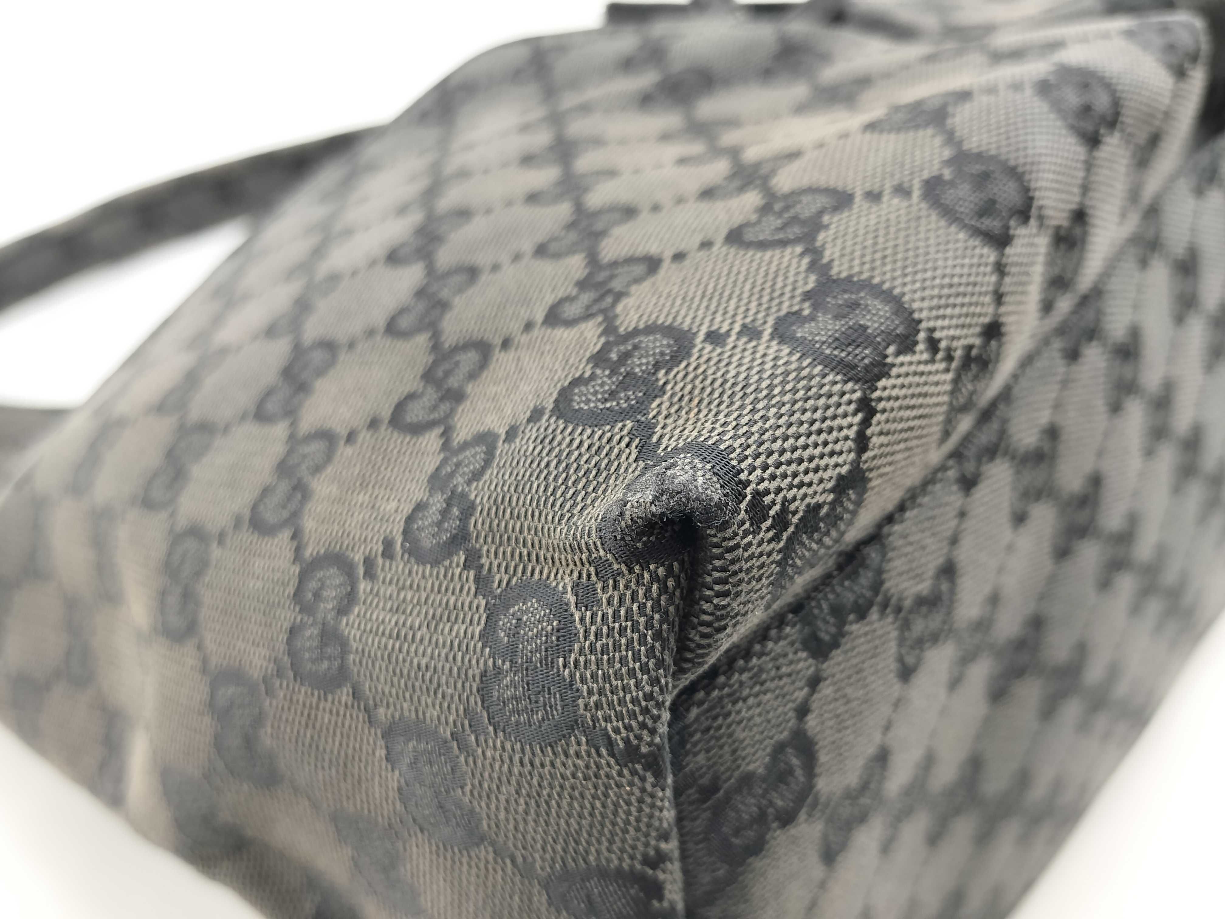 GG Canvas Shoulder Bag — view 5
