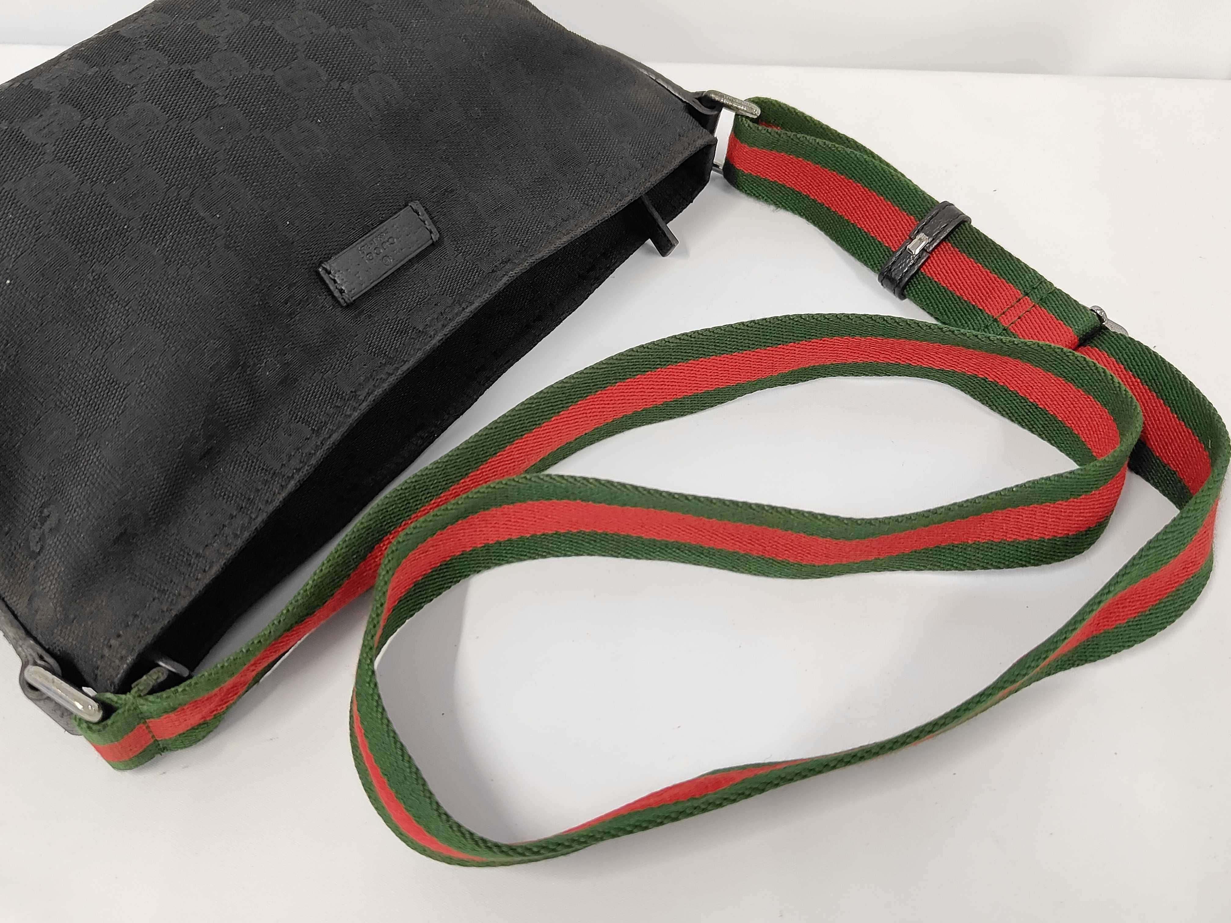 GG Canvas Shoulder Bag — view 3