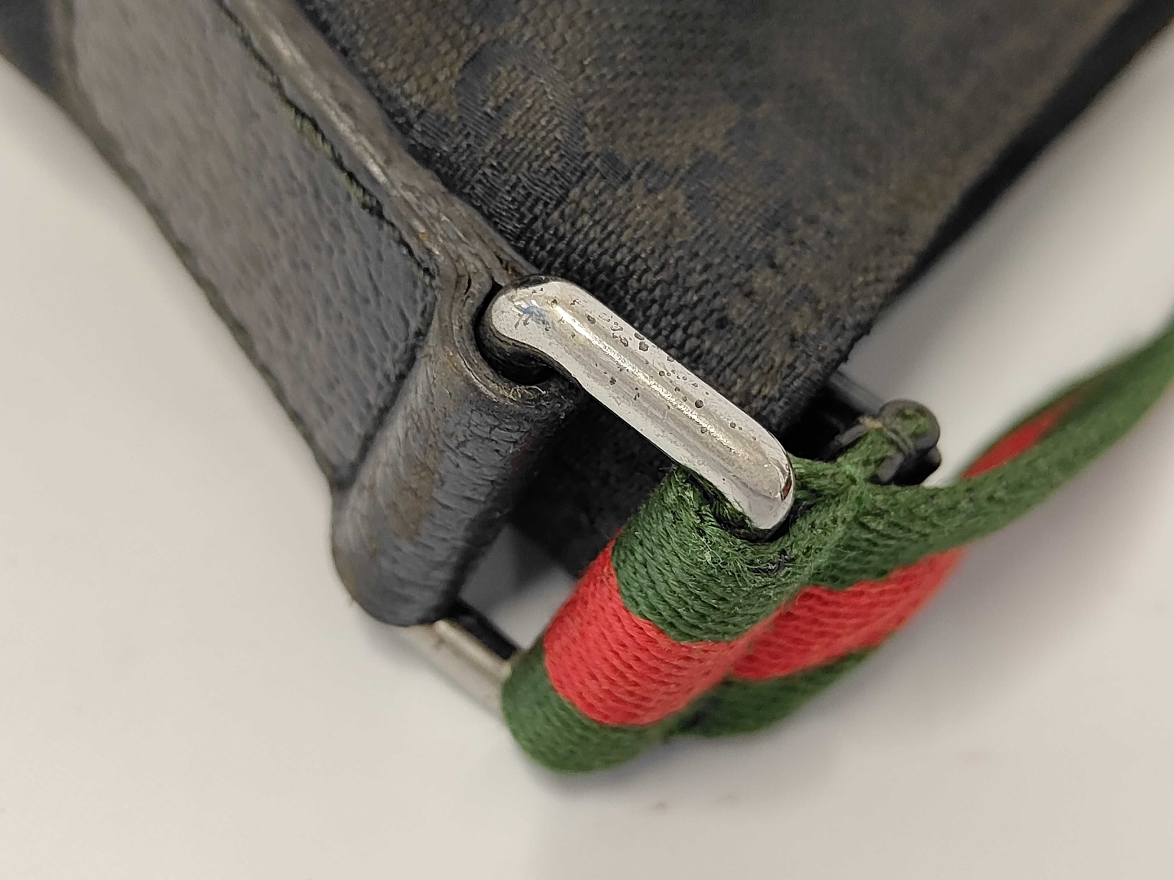 GG Canvas Shoulder Bag — view 5
