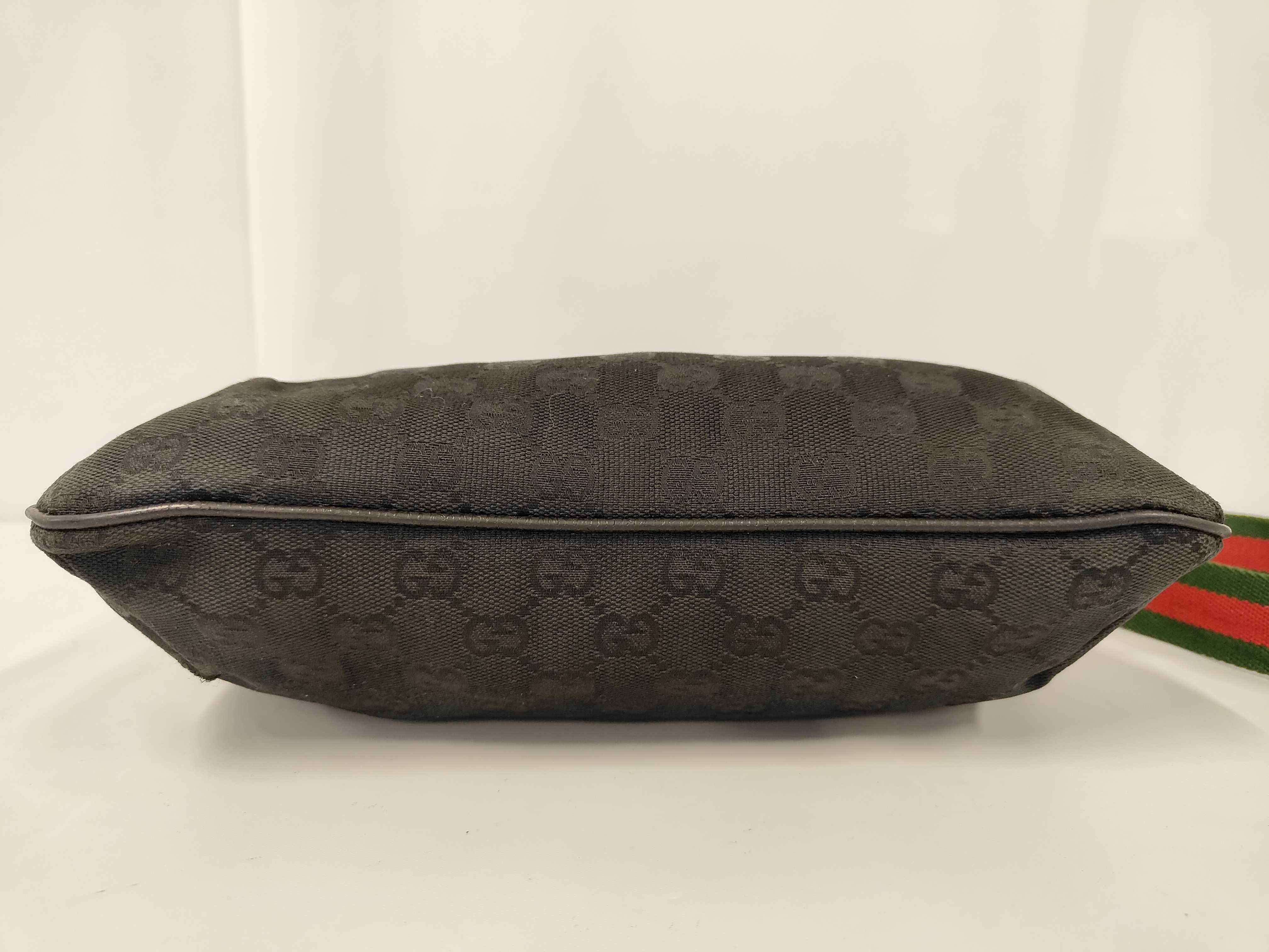 GG Canvas Shoulder Bag — view 7