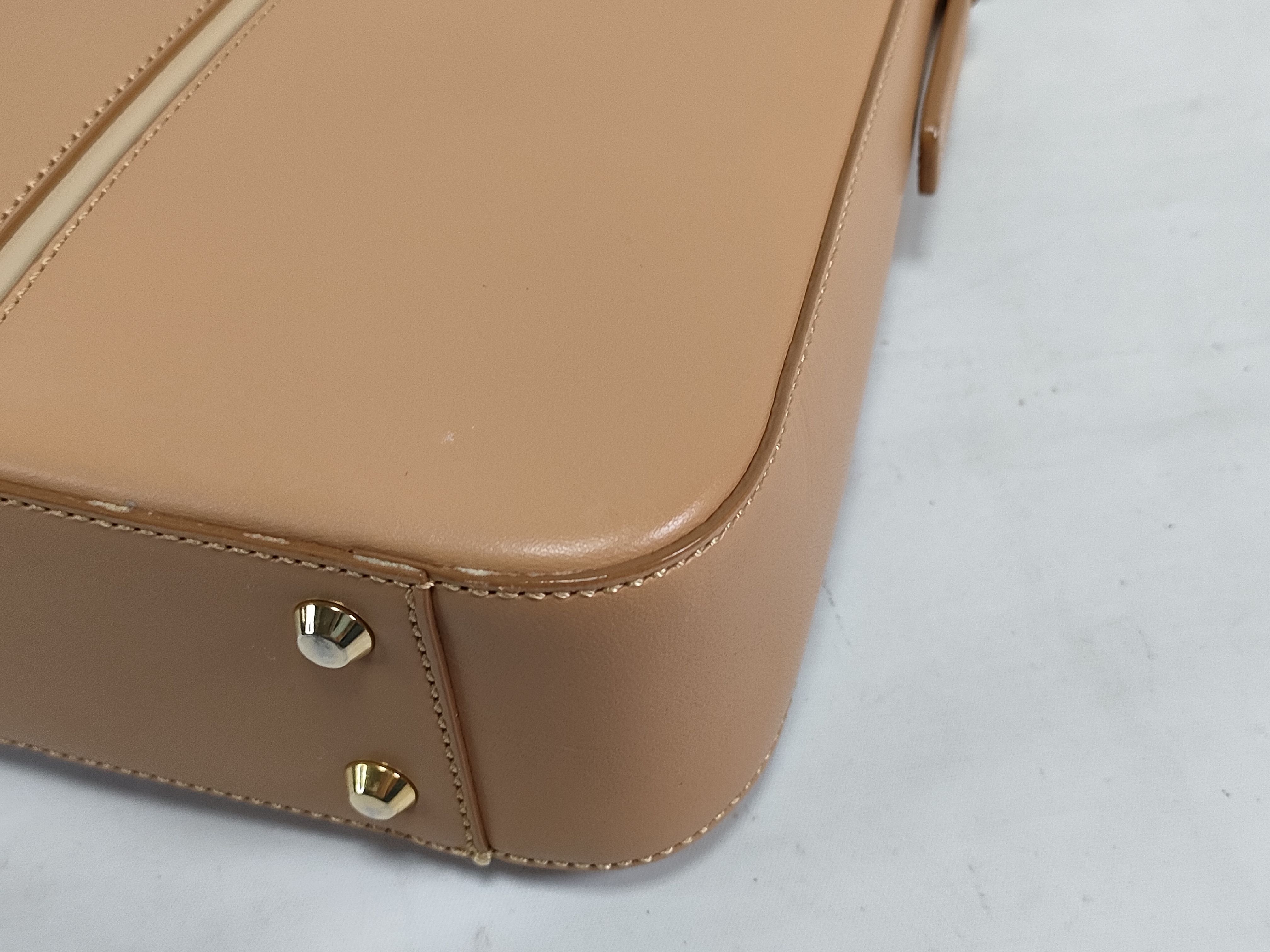 One-Shoulder Leather Beige Shoulder Bag — view 6