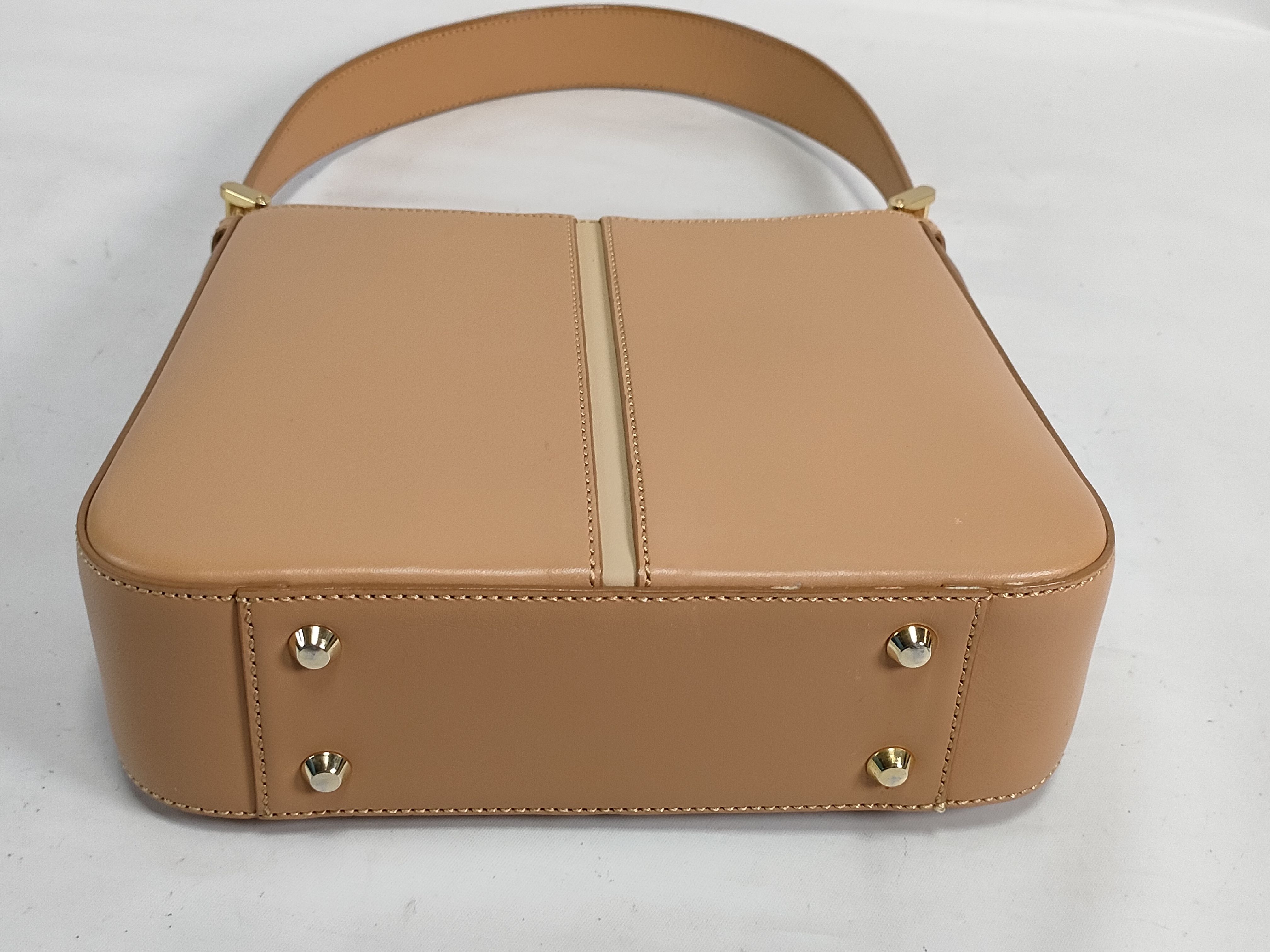 One-Shoulder Leather Beige Shoulder Bag — view 7