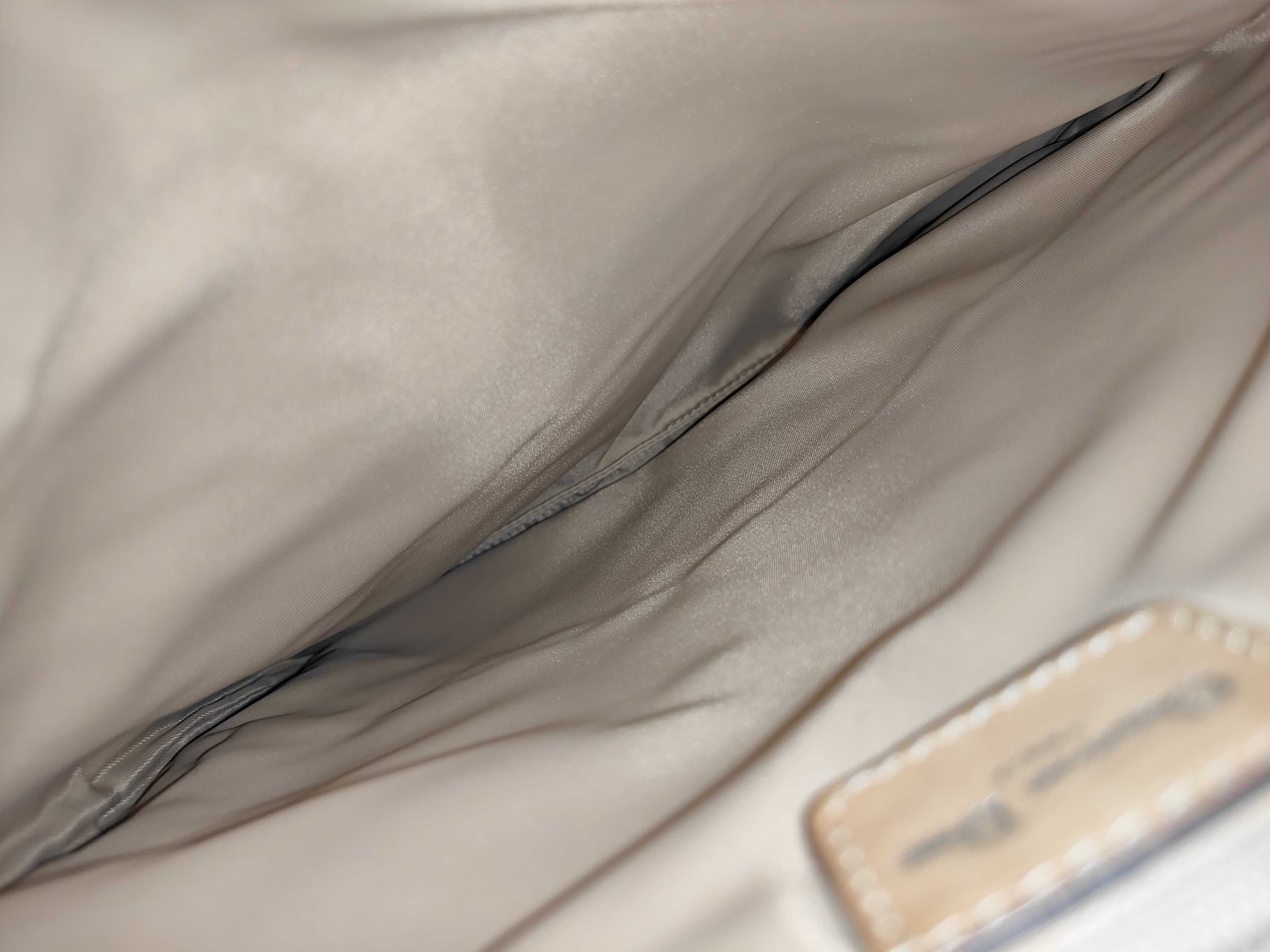 Street Chic Trotter Shoulder Bag — view 9