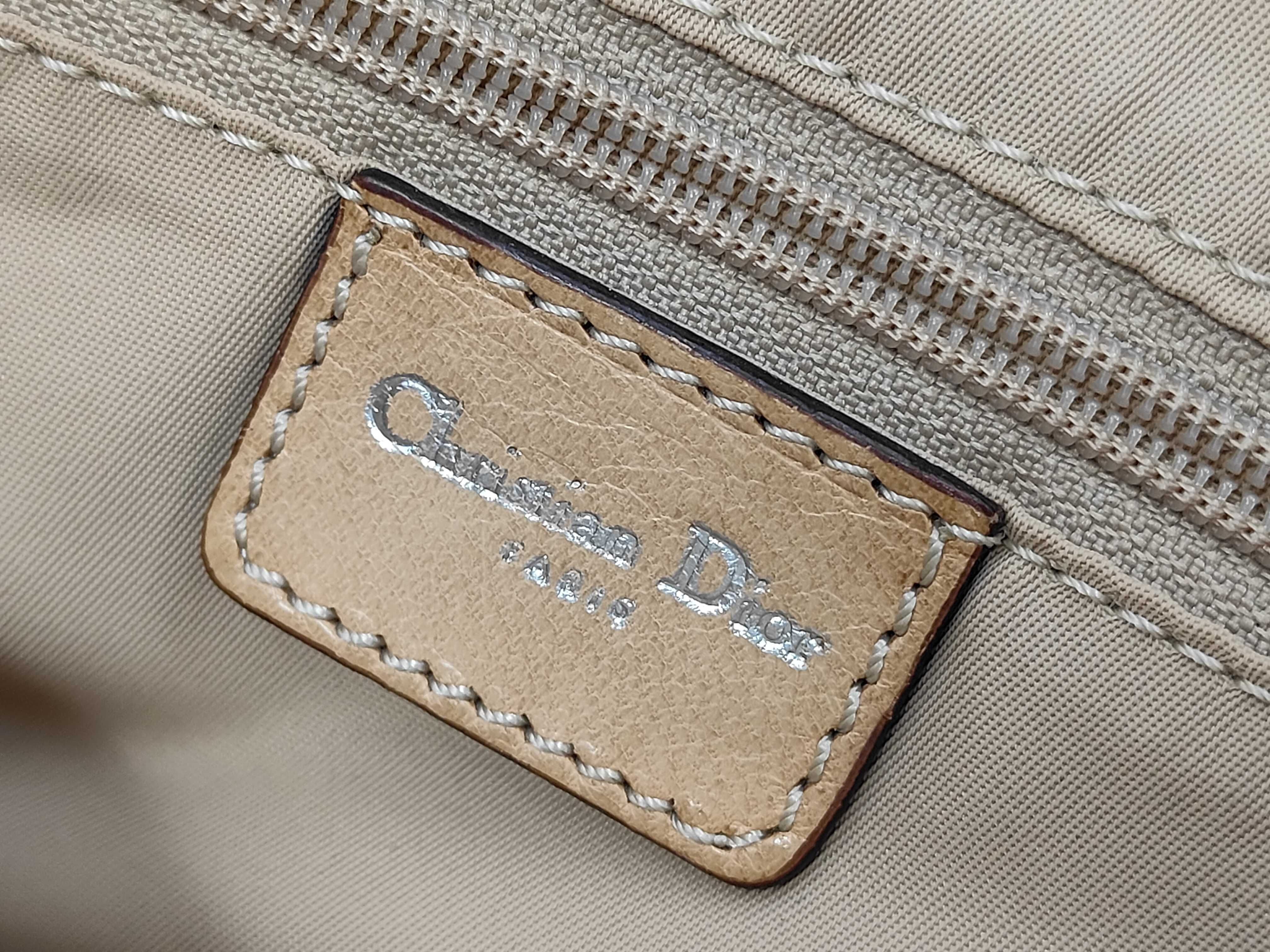 Street Chic Trotter Shoulder Bag — view 10