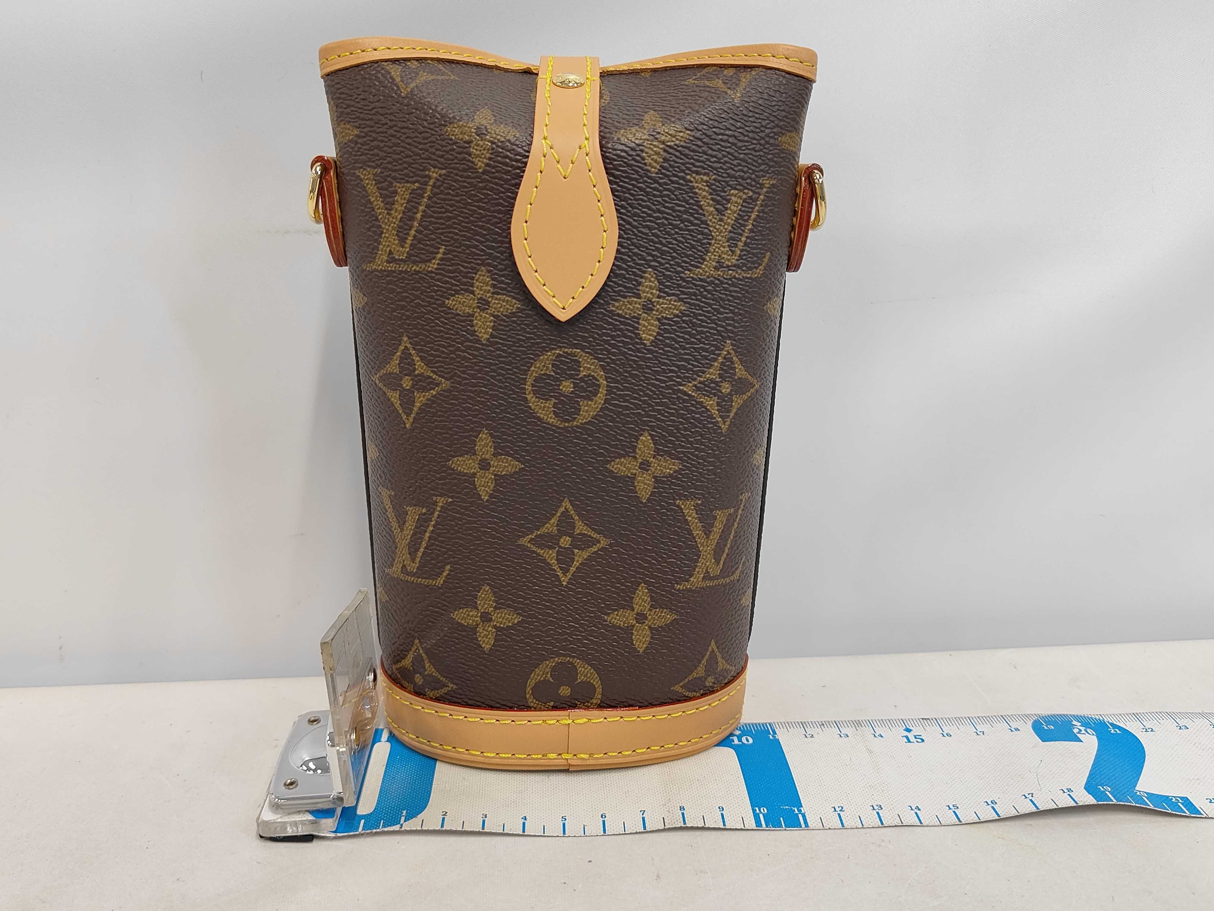 Fold-Me Pouch M80874 Monogram Shoulder Bag — view 2