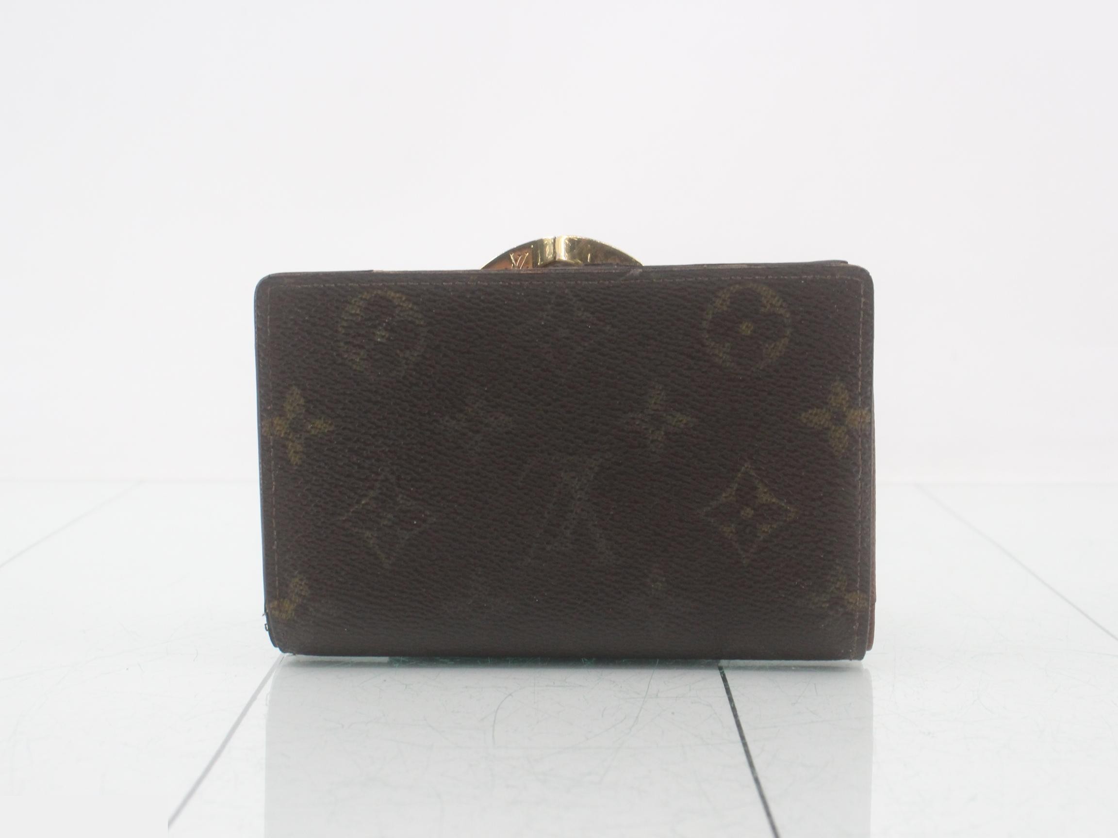 wallet — view 2